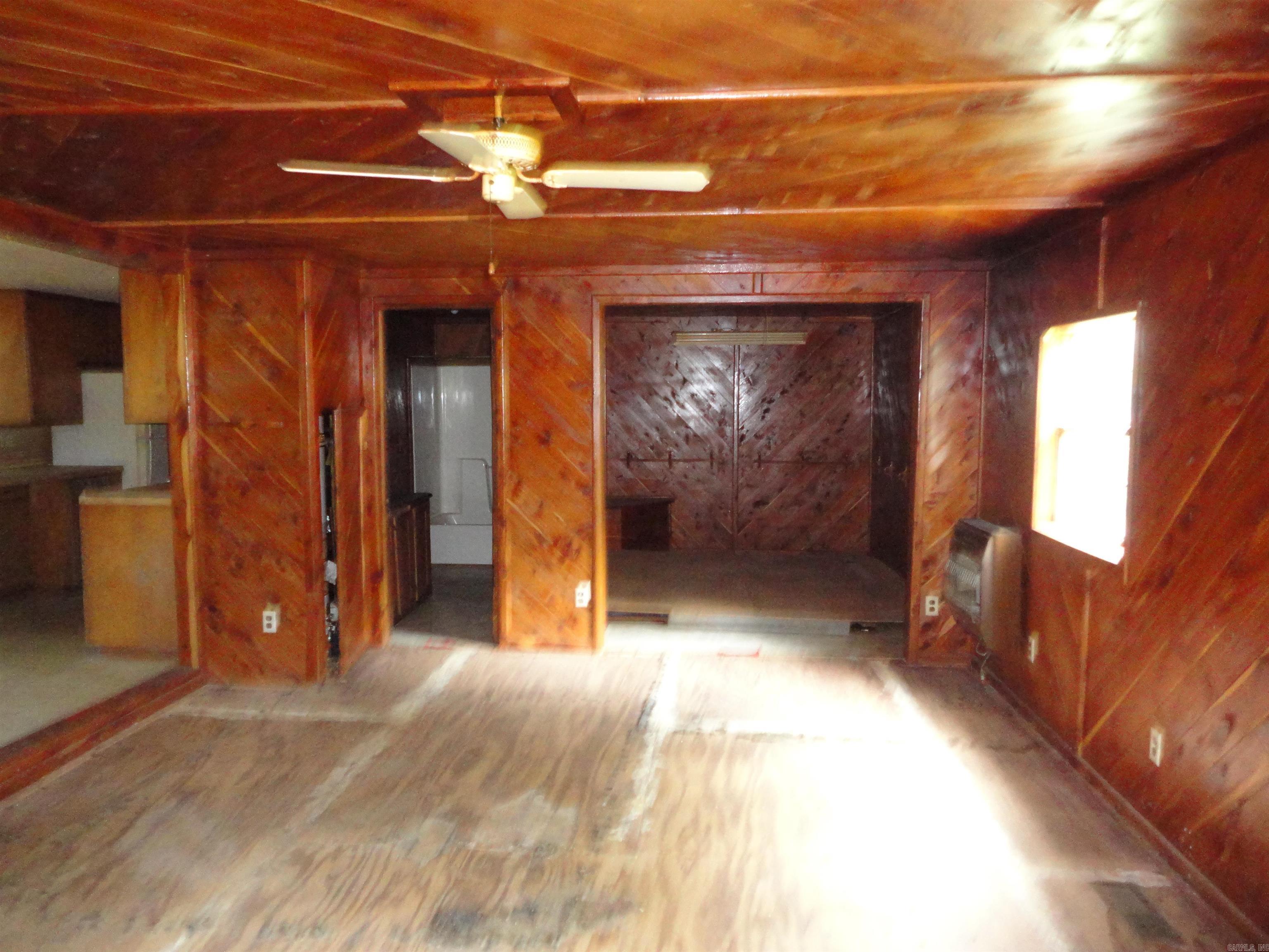 808 Gayler Street Property Photo 8