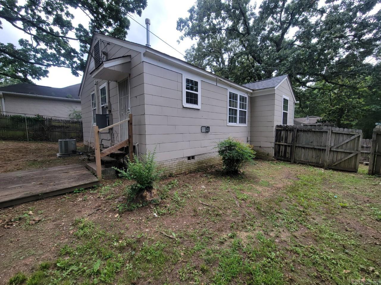 1701 S Pierce St Property Photo 1