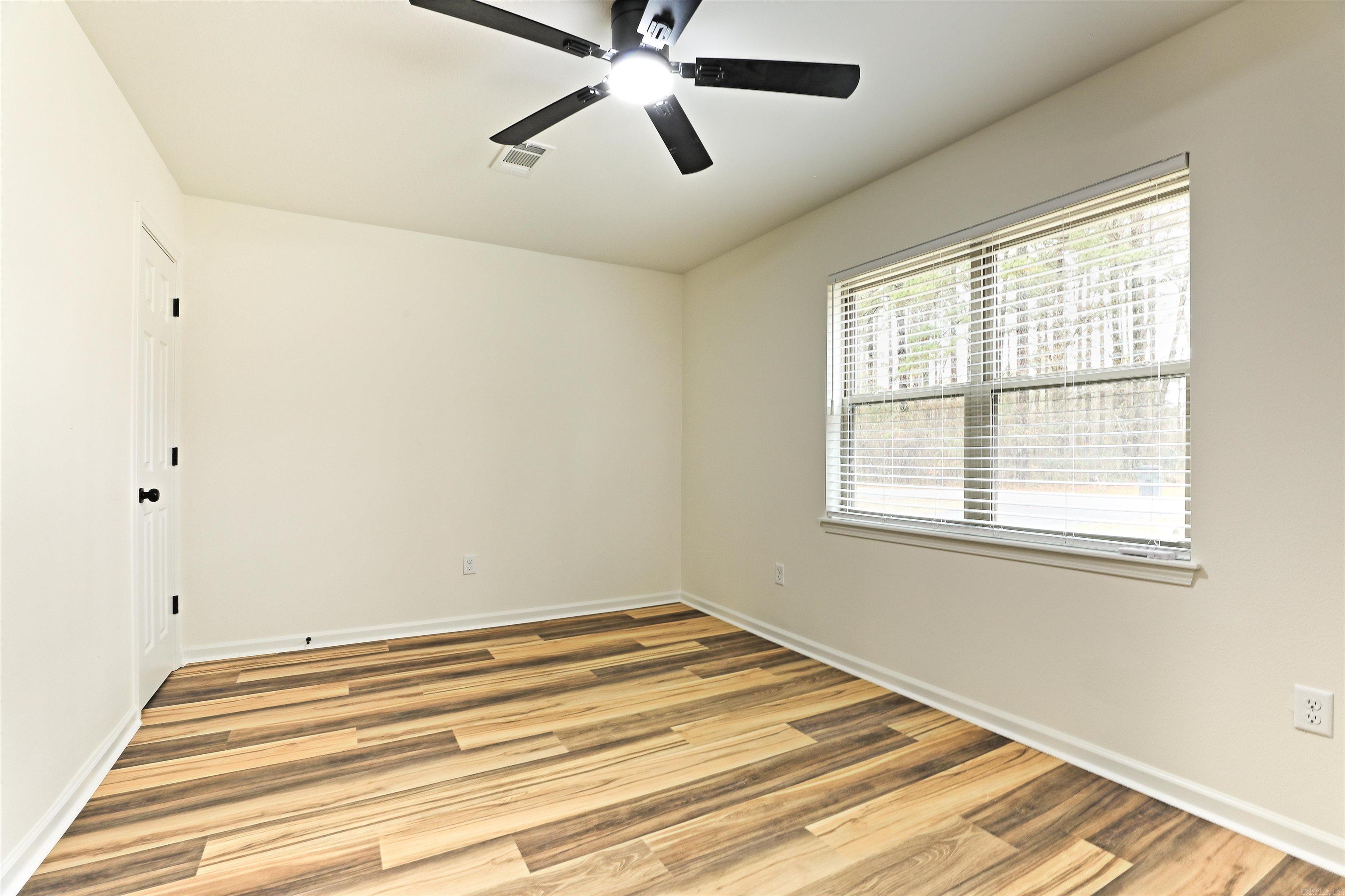 502 Hart Cove Property Photo 16