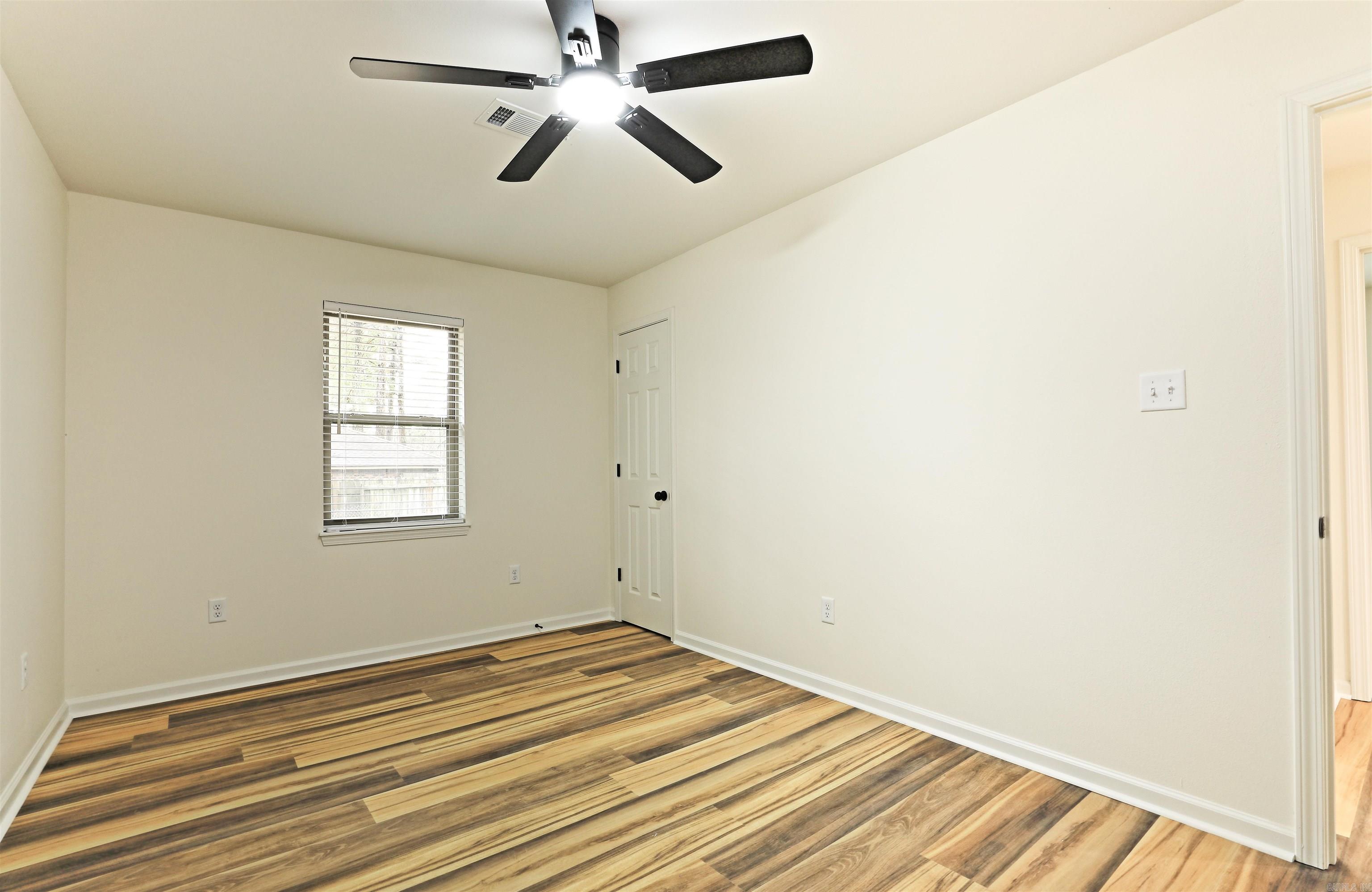 502 Hart Cove Property Photo 17
