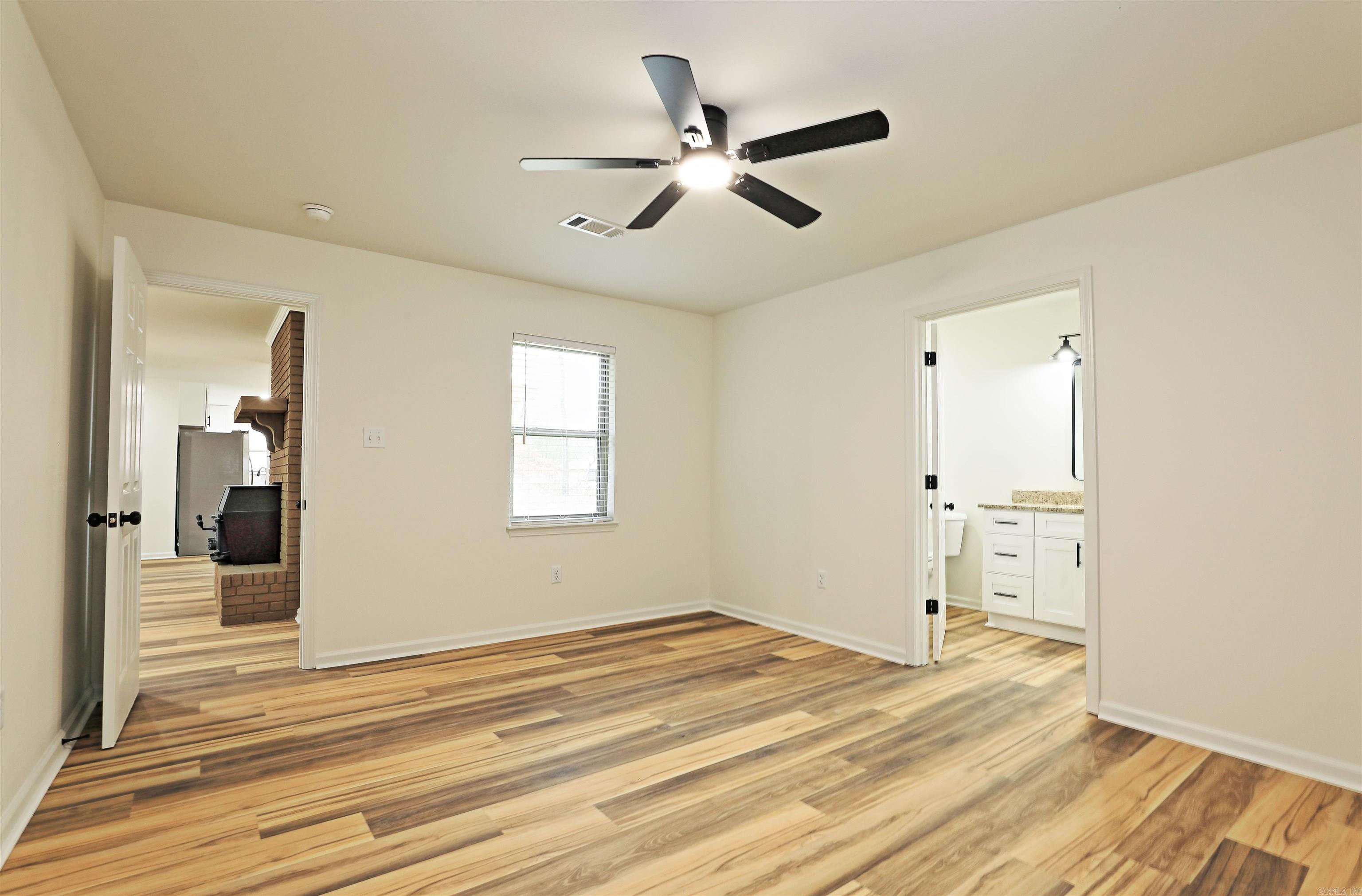 502 Hart Cove Property Photo 18