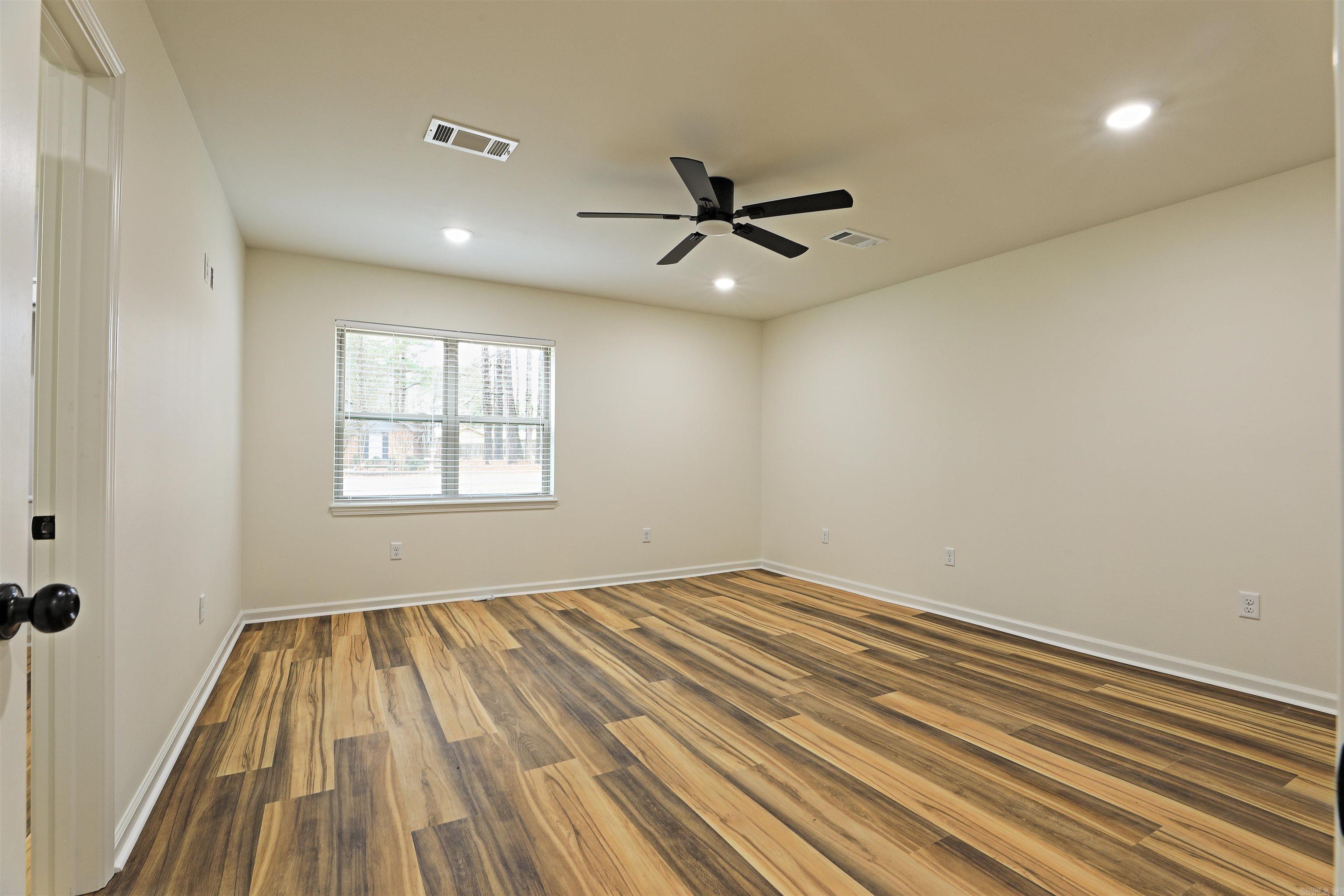 502 Hart Cove Property Photo 24