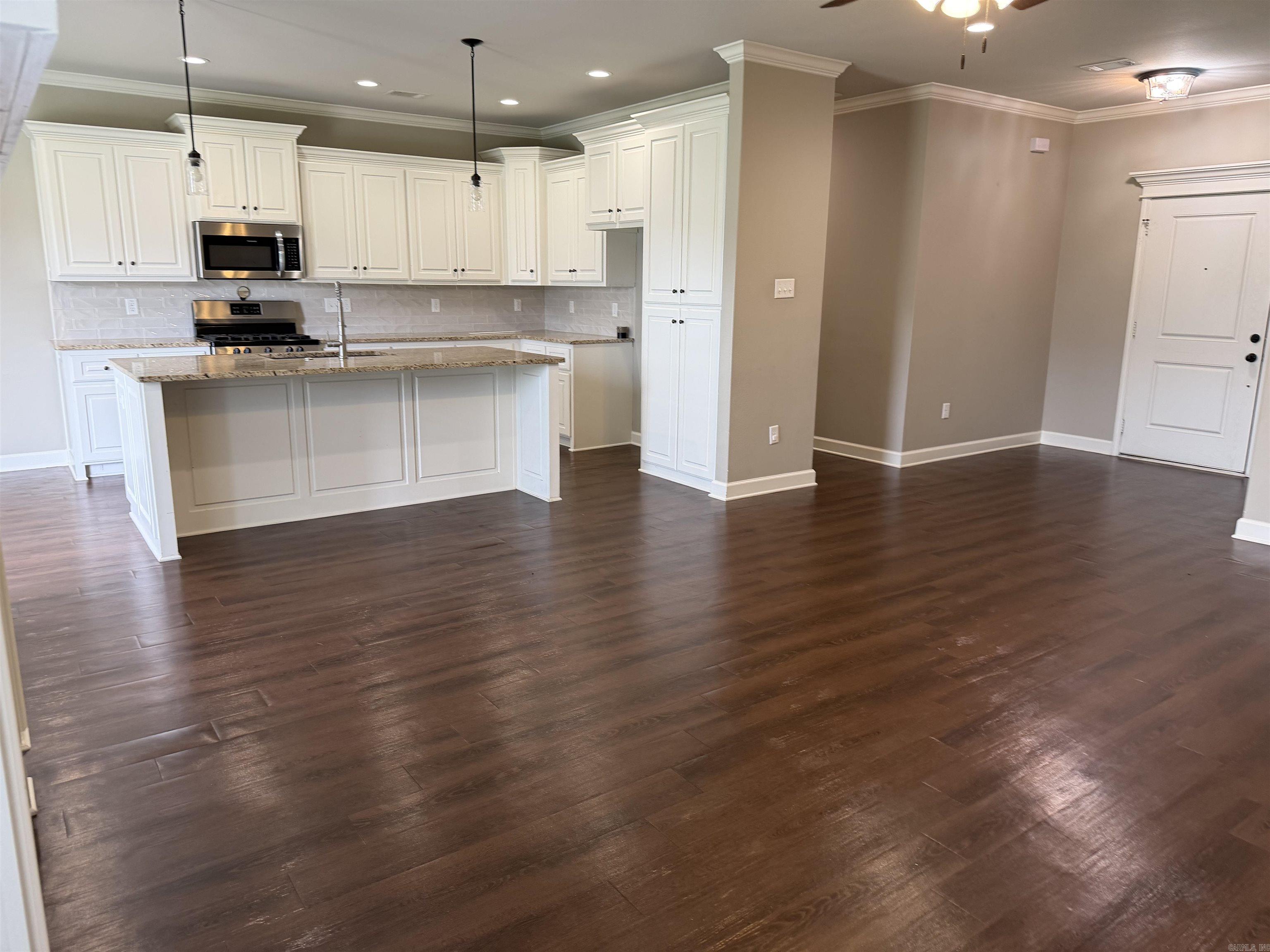 810 Mango Loop Loop Property Photo 9