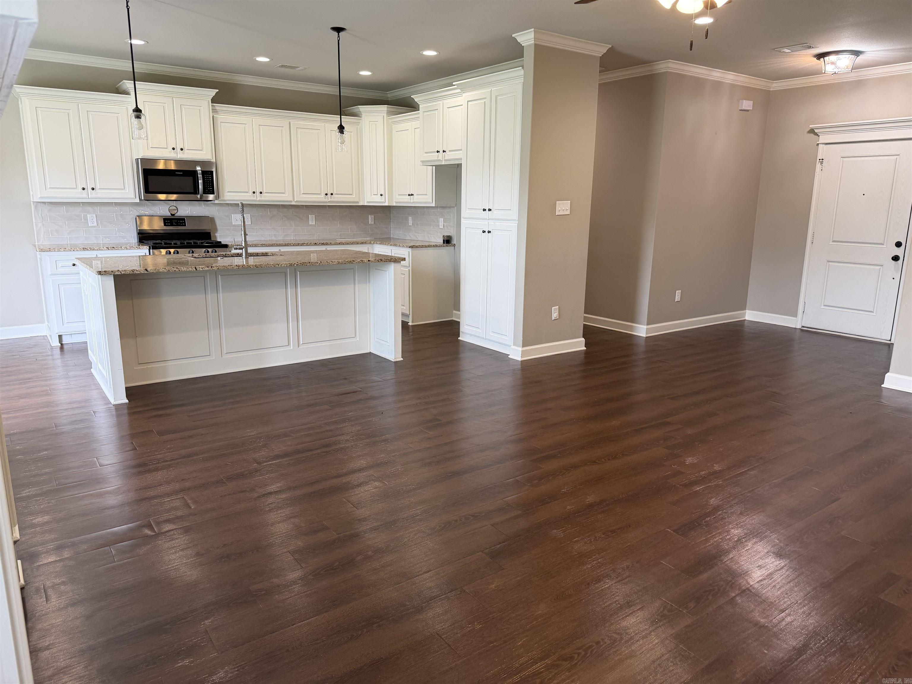 810 Mango Loop Loop Property Photo 14