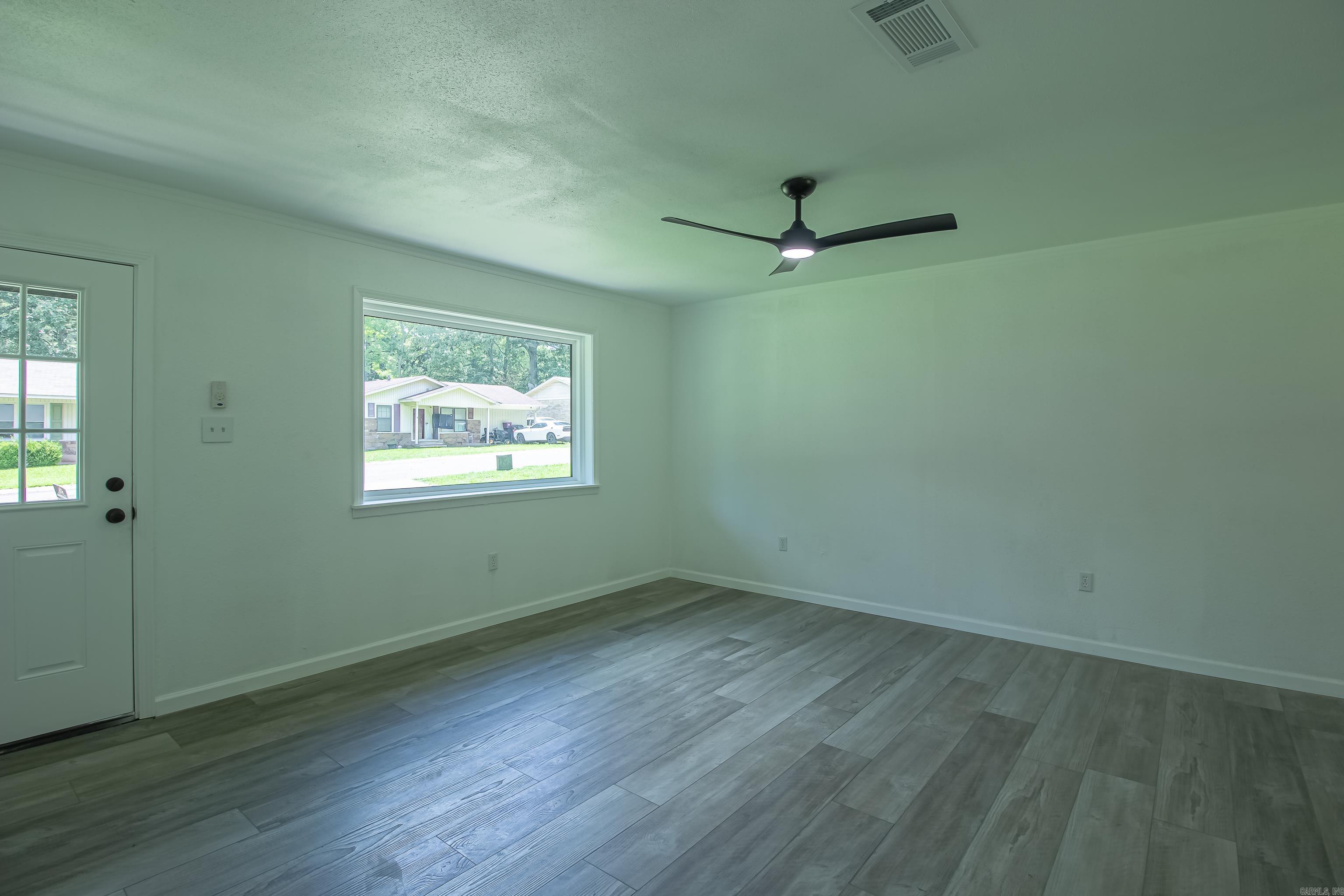 1426 Mimosa St Property Photo 4