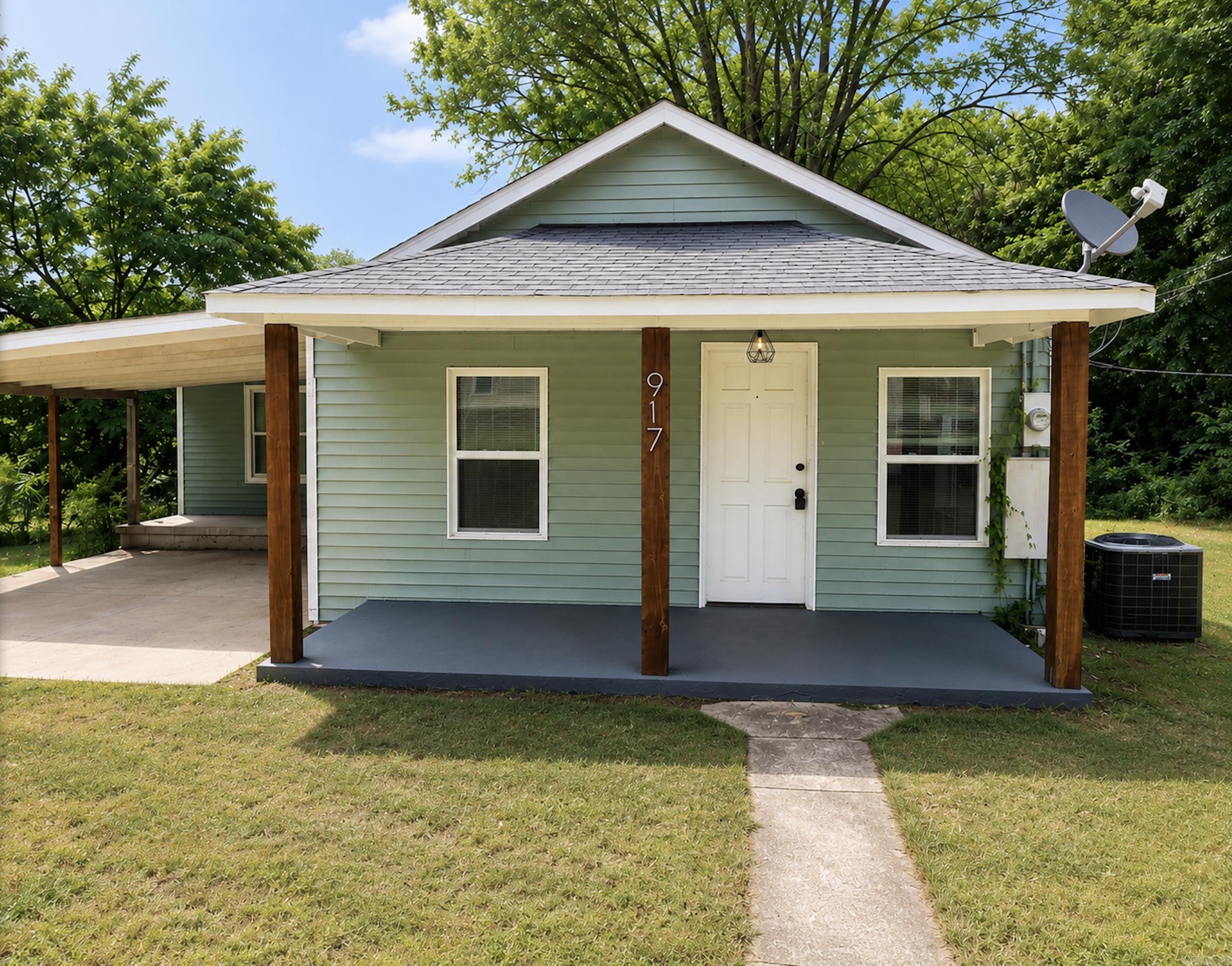 917 Heights Road Property Photo 1