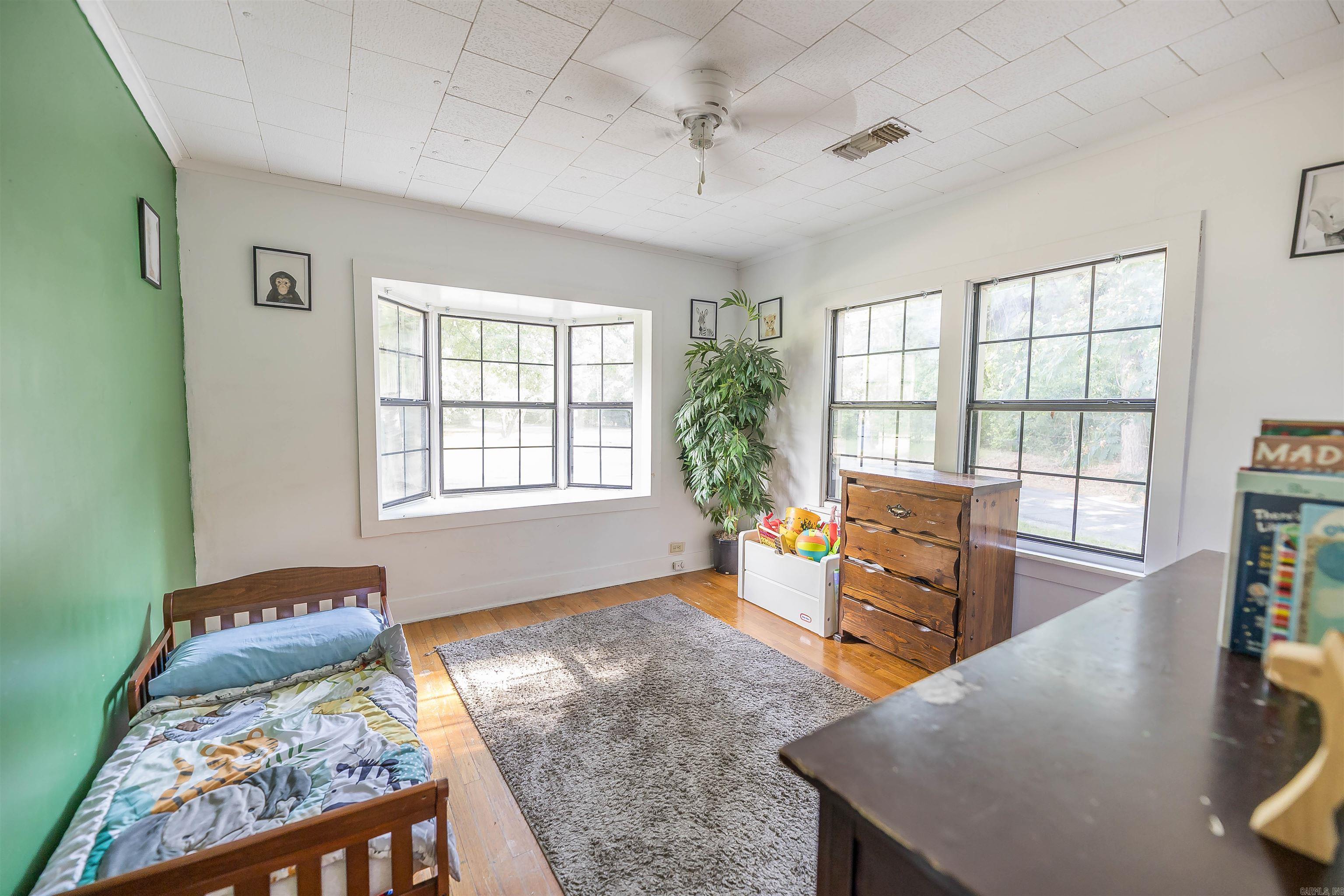 1170 Gordon St Property Photo 14