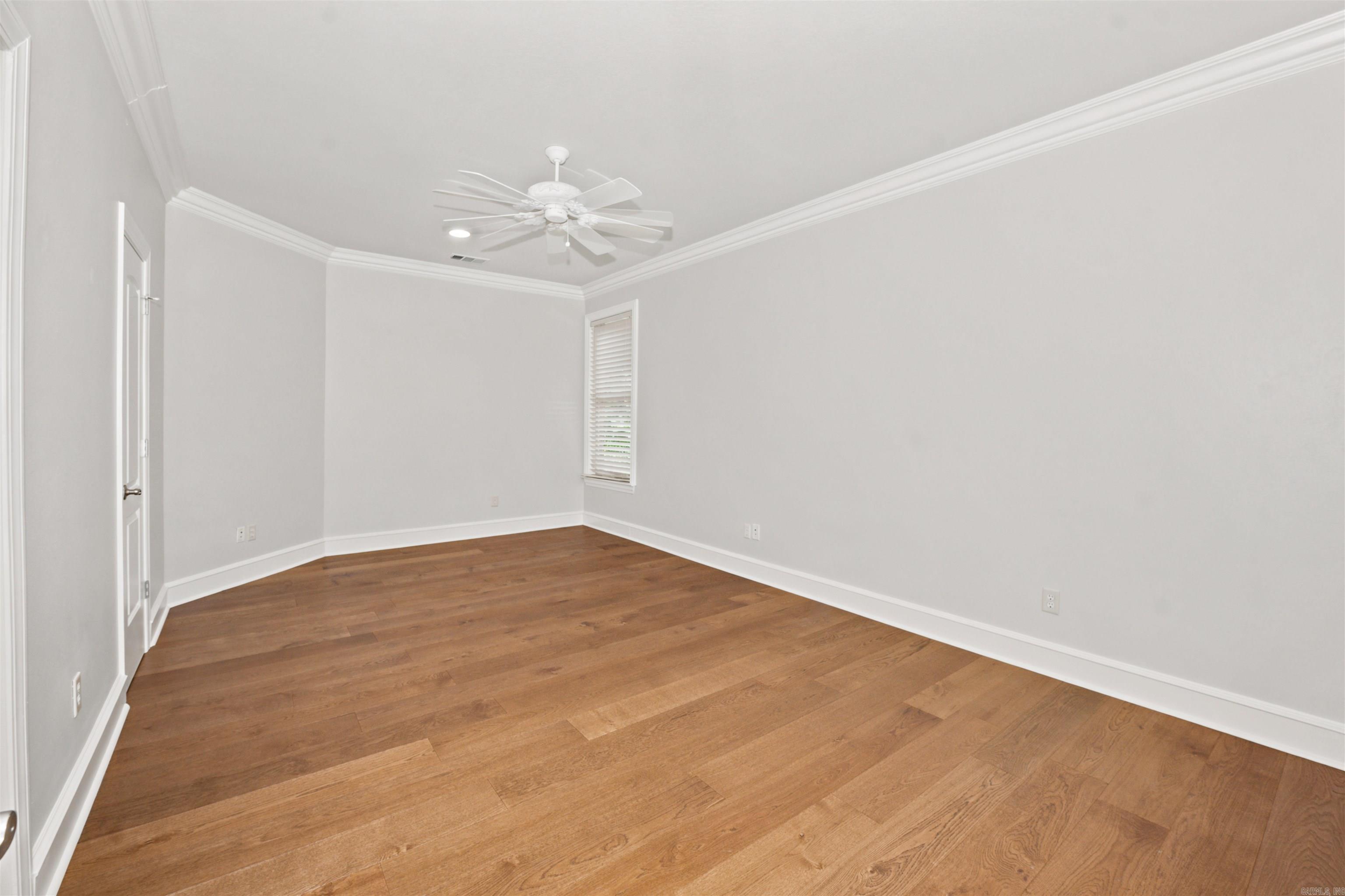 200 W Hillcrest Drive Property Photo 24