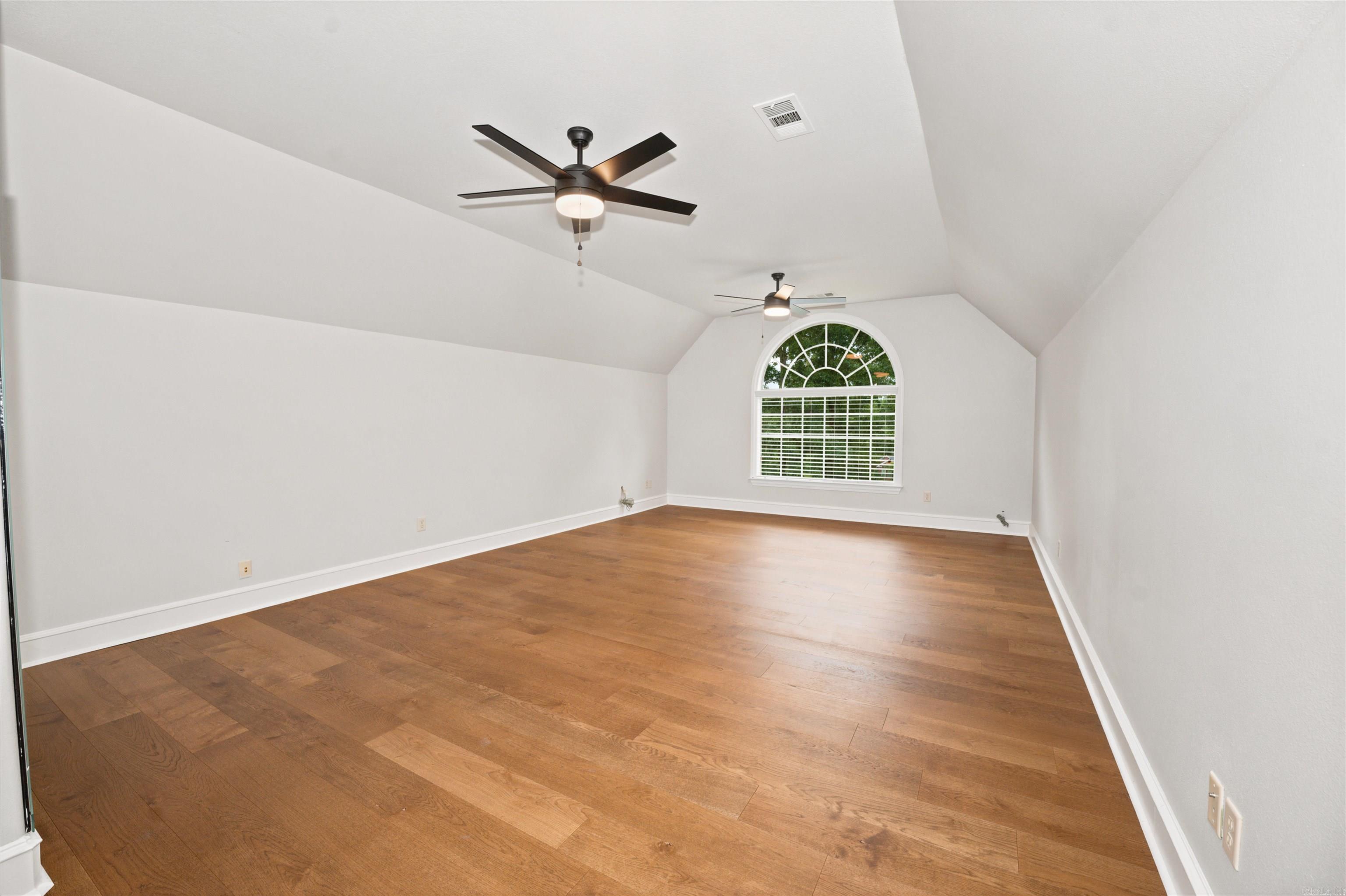 200 W Hillcrest Drive Property Photo 26