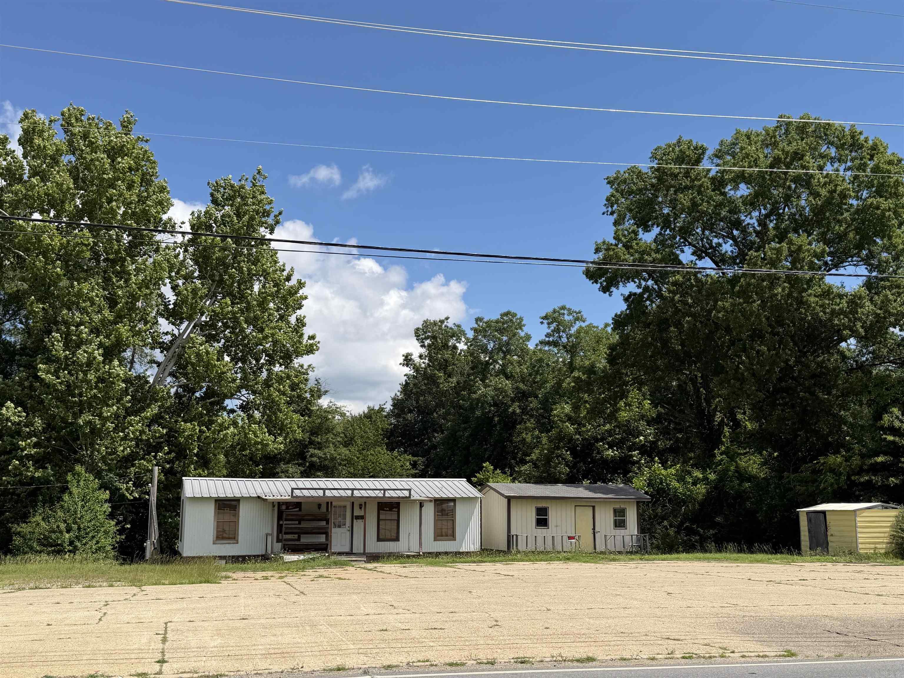 600 & 602 E Hillsboro St Property Photo 1
