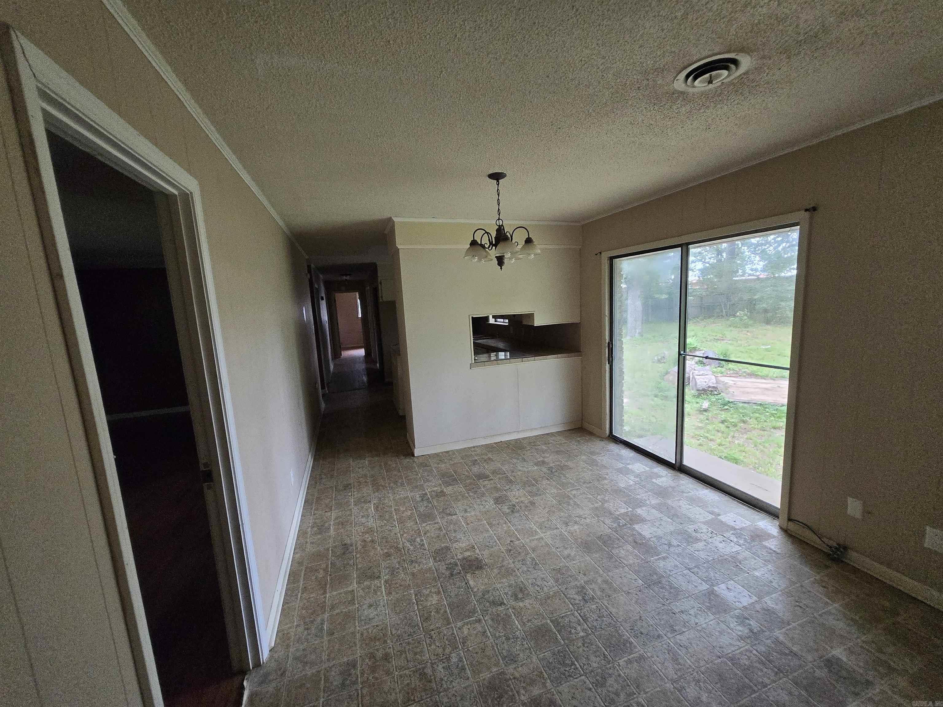 106 N Oakley Street Property Photo 8