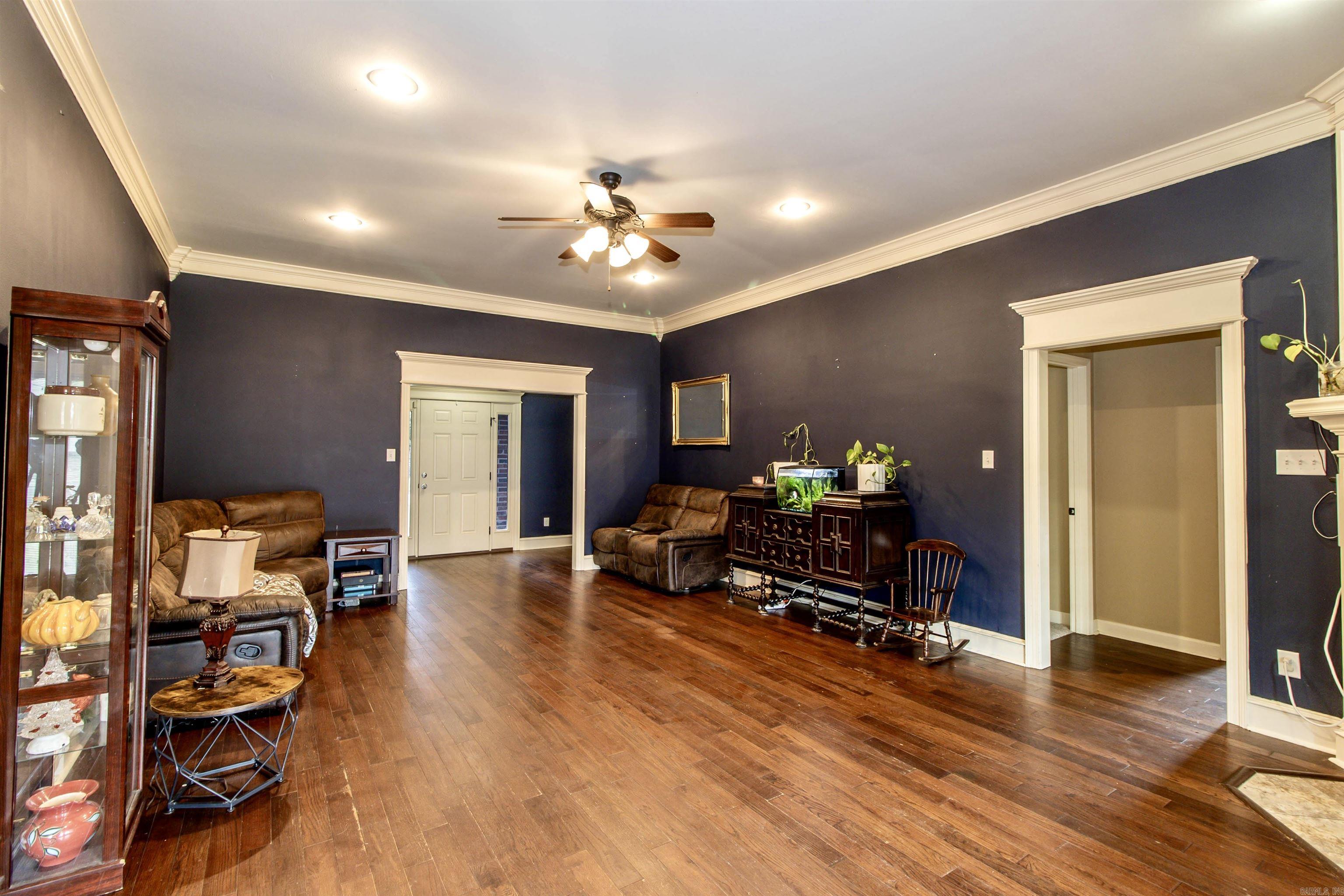 1304 Nature Way Property Photo 4