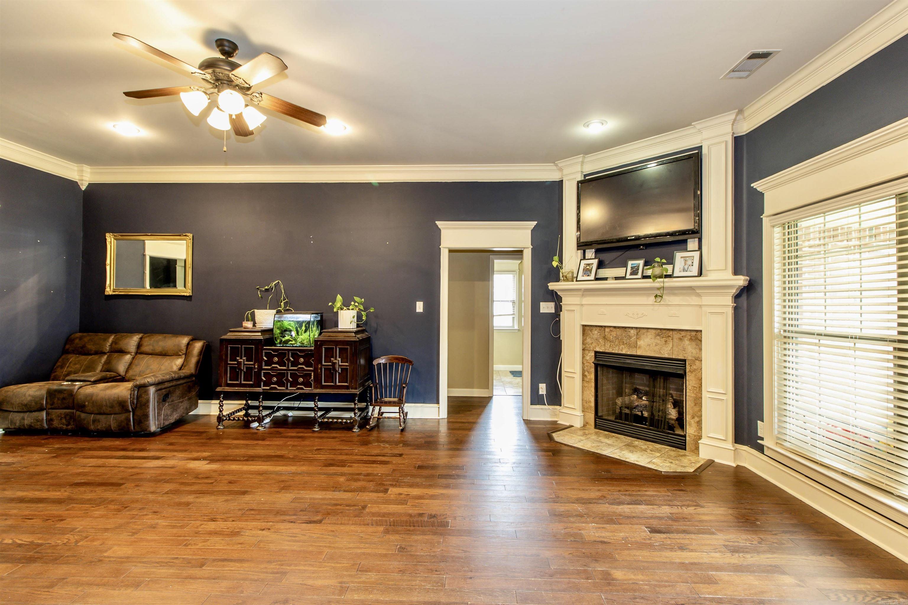 1304 Nature Way Property Photo 5
