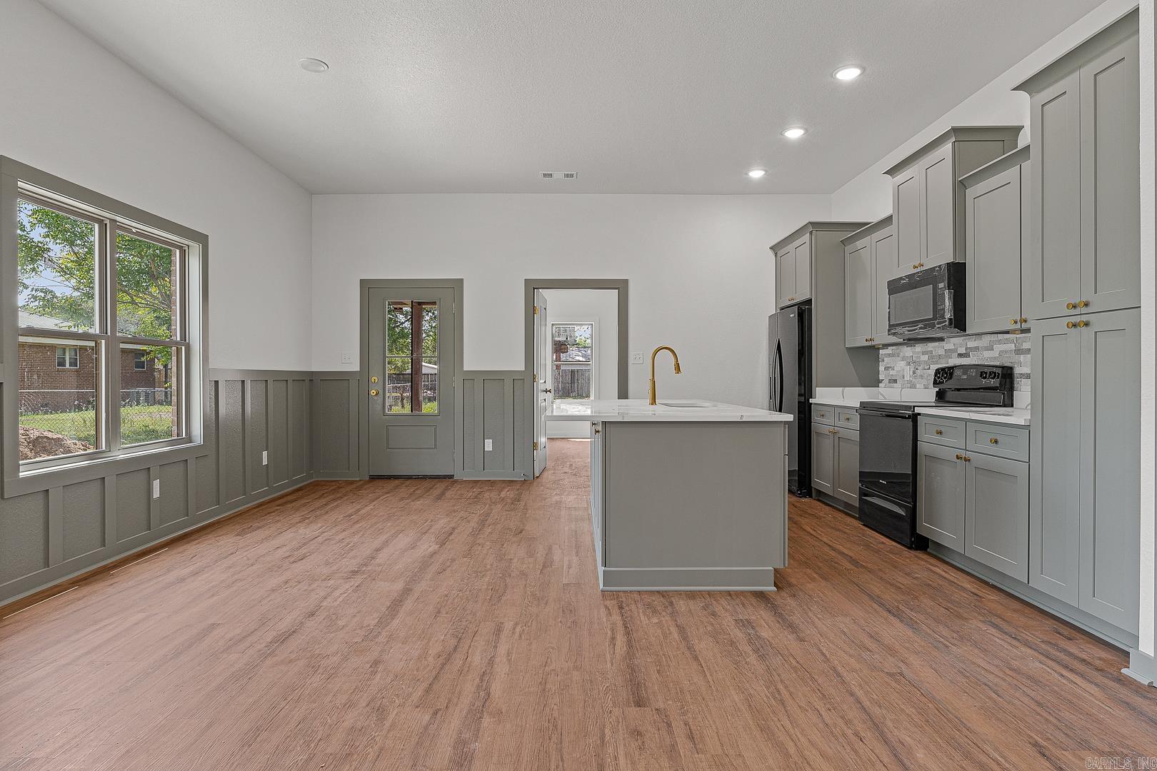 303 Hogan Property Photo 23