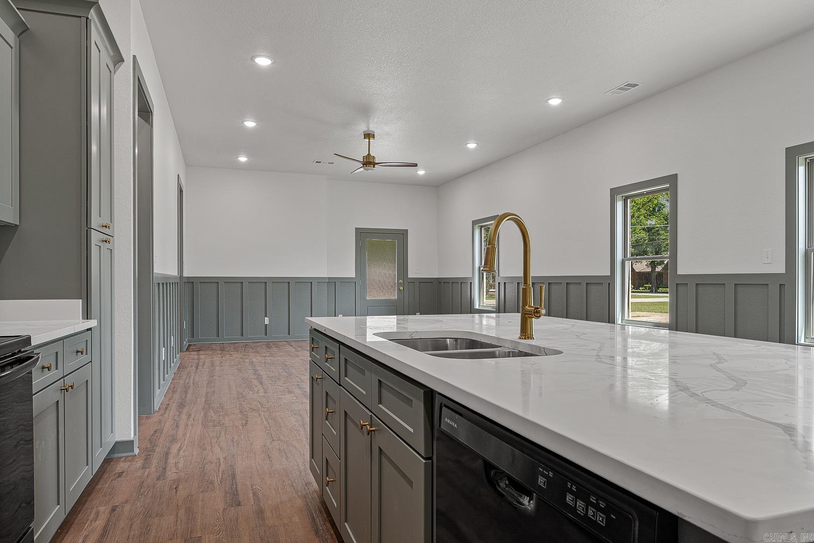 303 Hogan Property Photo 25