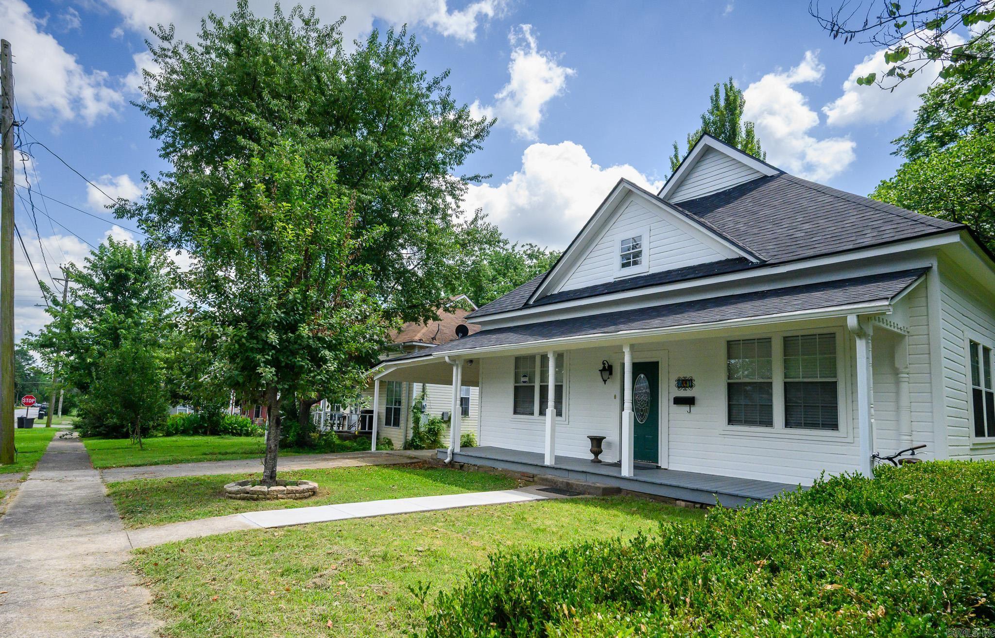 407 Tenth Property Photo 3