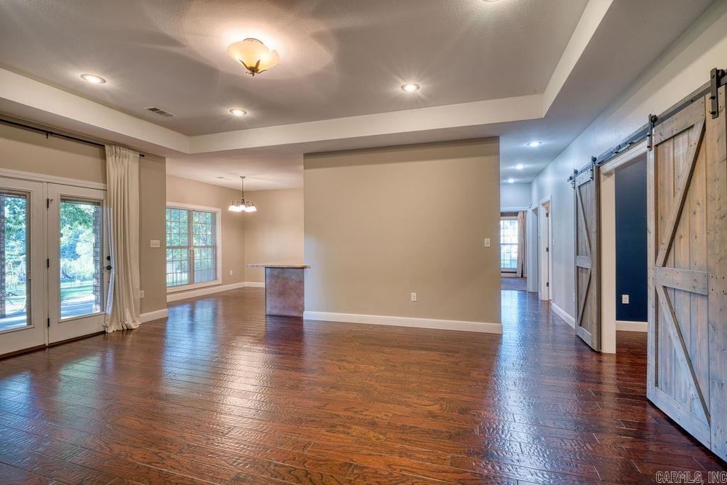 4910 Peachtree Avenue Property Photo 10
