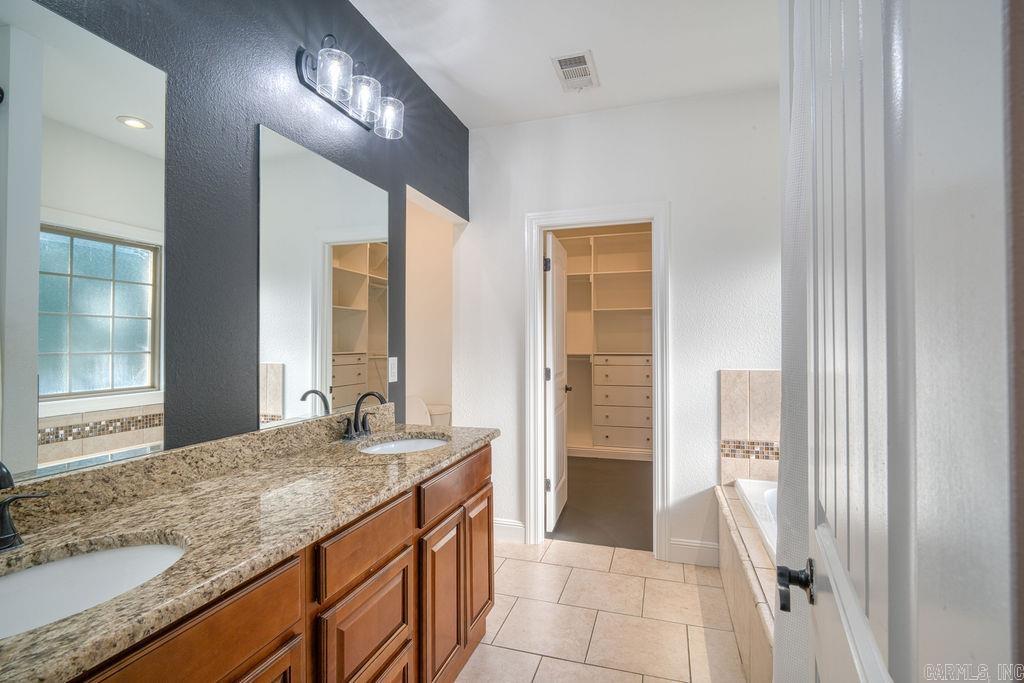 4910 Peachtree Avenue Property Photo 25
