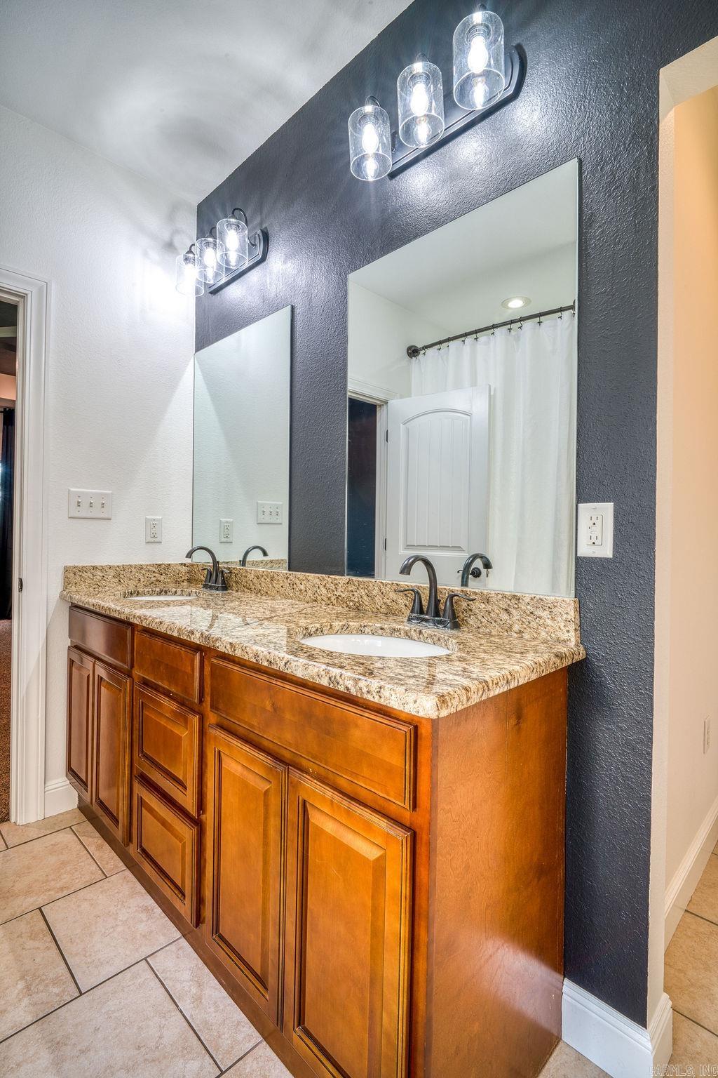 4910 Peachtree Avenue Property Photo 29