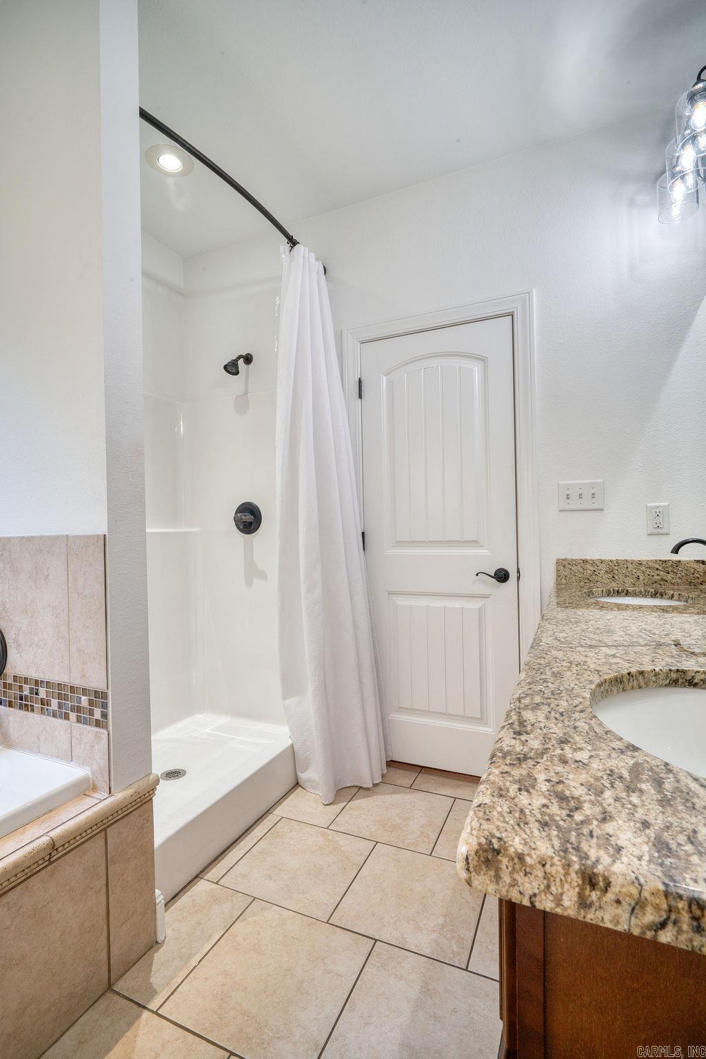 4910 Peachtree Avenue Property Photo 31
