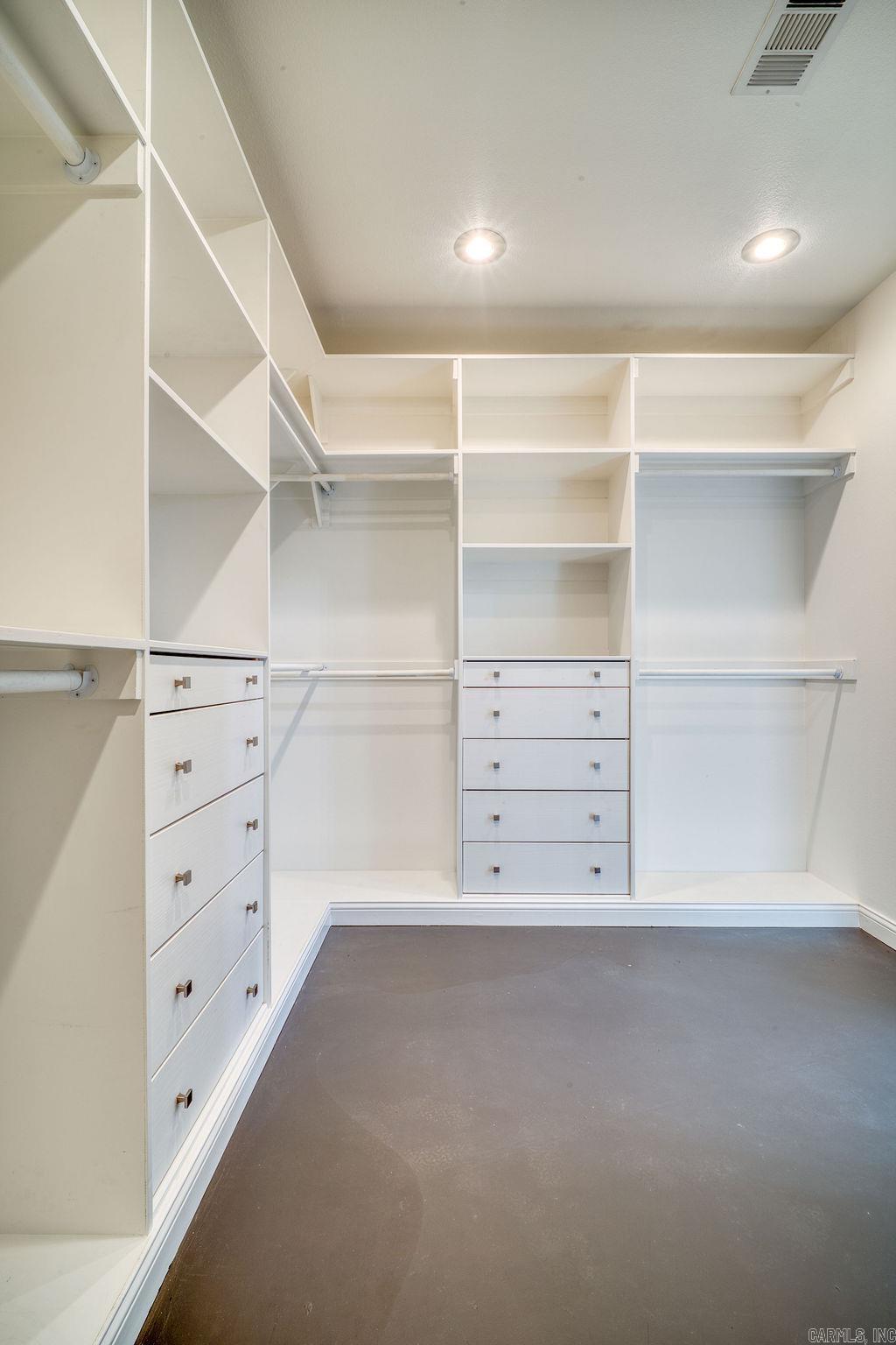 4910 Peachtree Avenue Property Photo 32