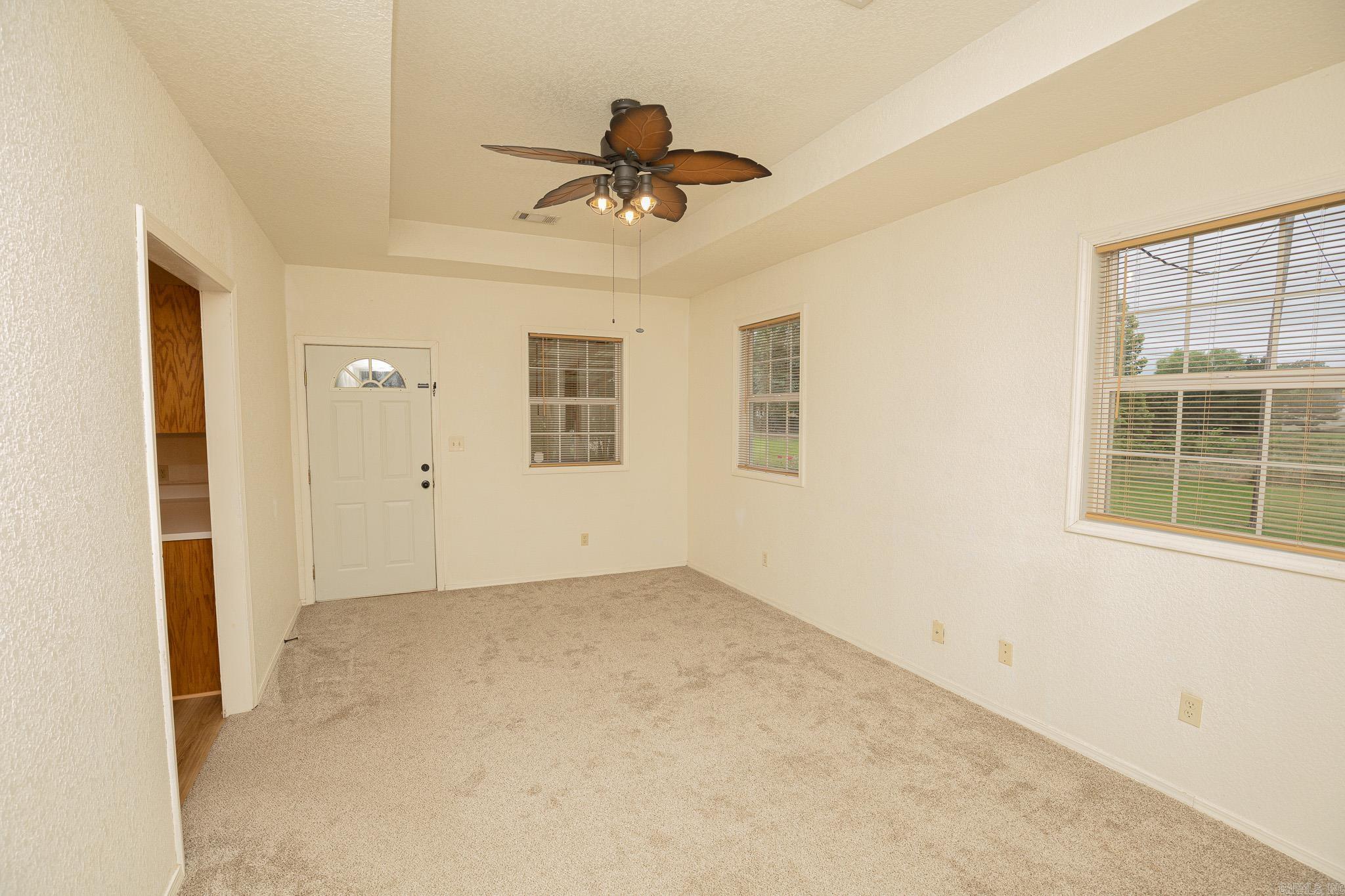 2608 Timberlake Dr Property Photo 3