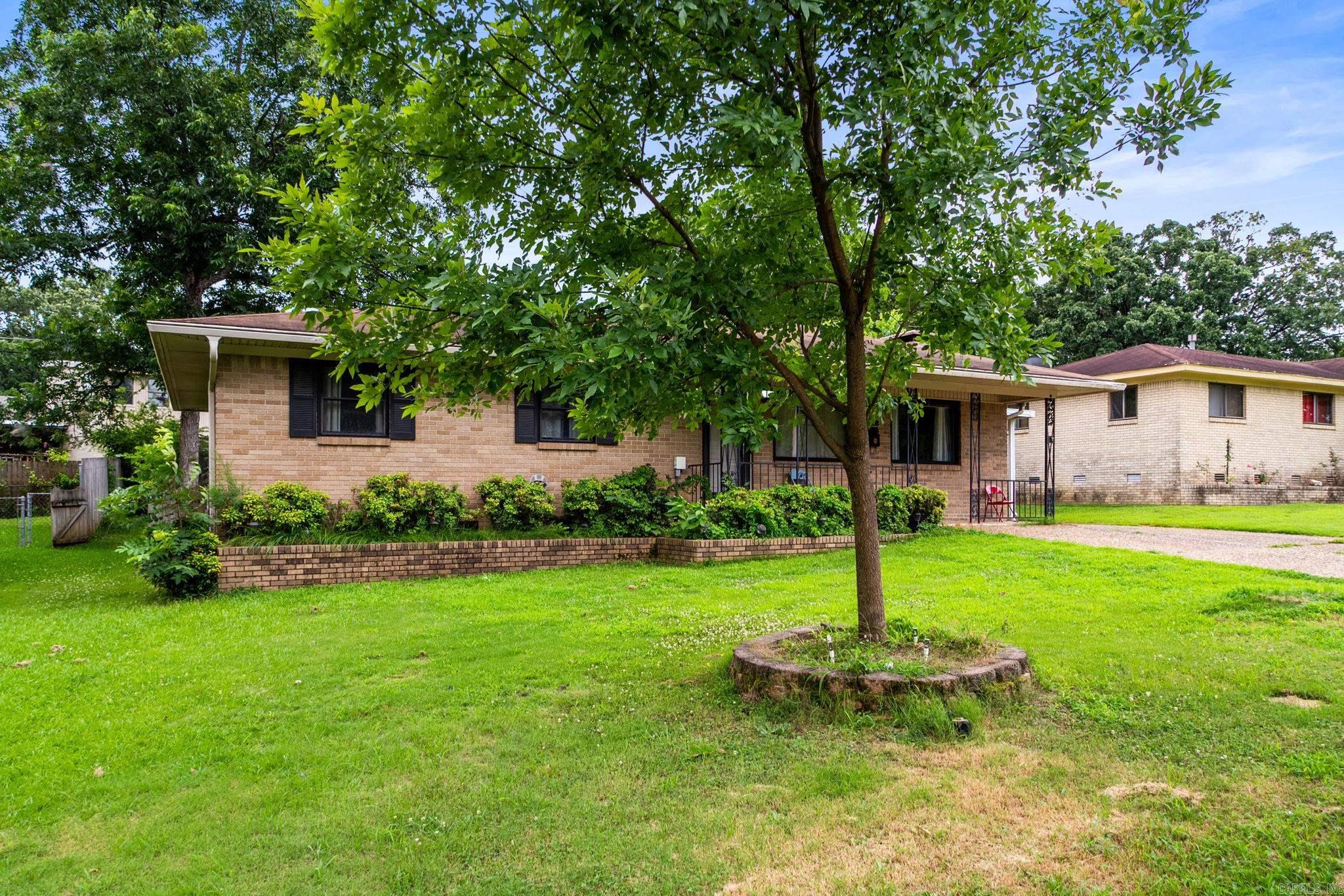 4008 Emerson Drive Property Photo 3