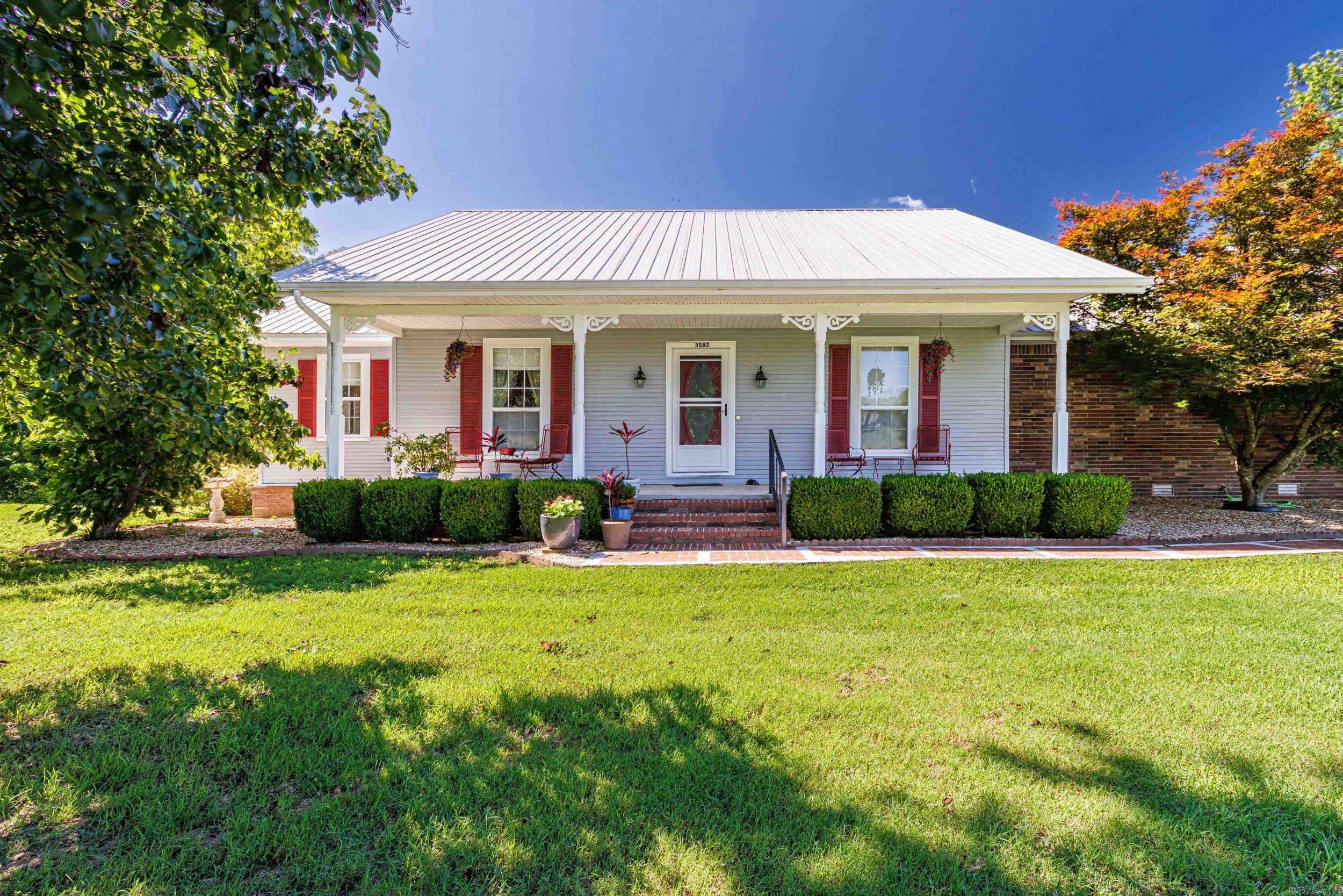 3582 Riverview Drive Property Photo 1