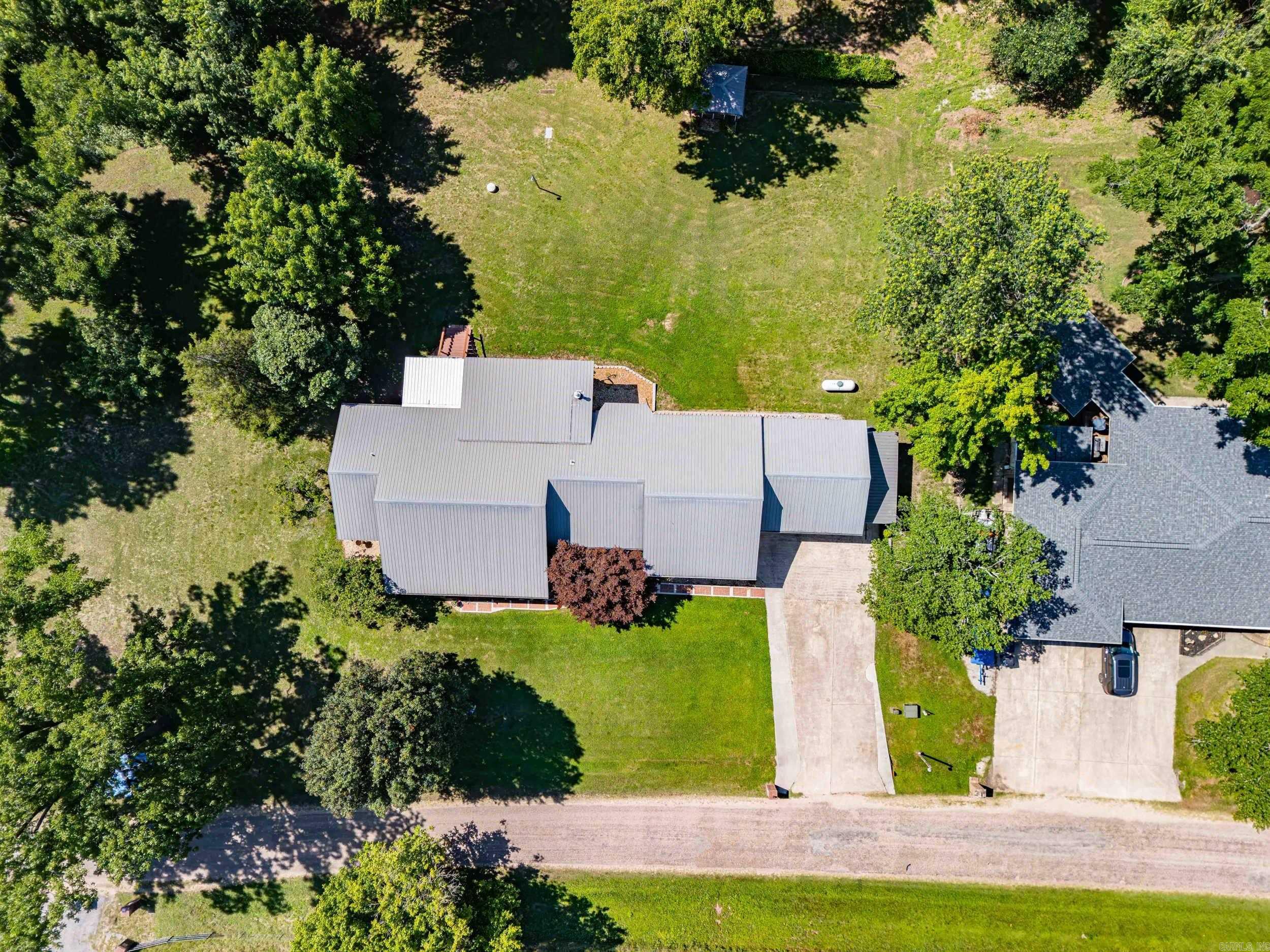 3582 Riverview Drive Property Photo 4