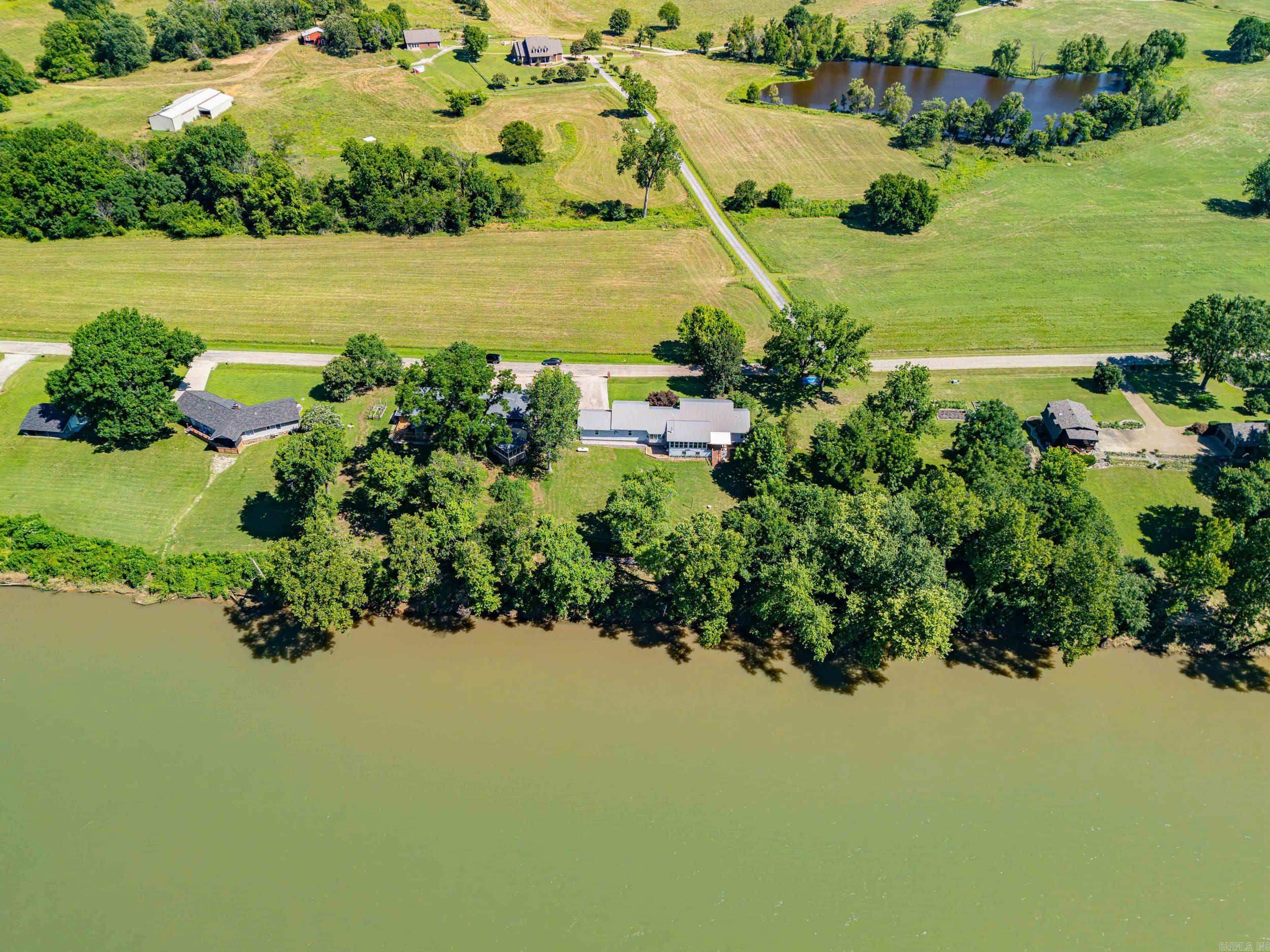 3582 Riverview Drive Property Photo 5
