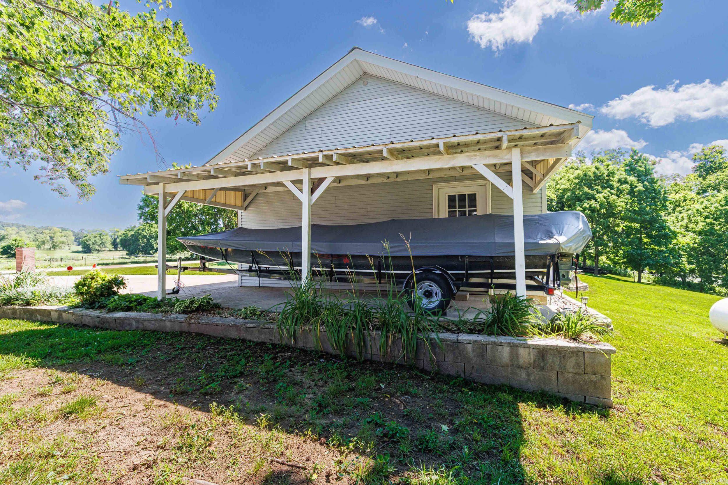 3582 Riverview Drive Property Photo 9