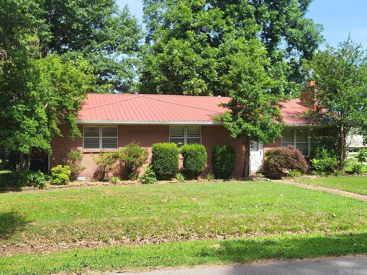 117 Lawrence St Property Photo 1