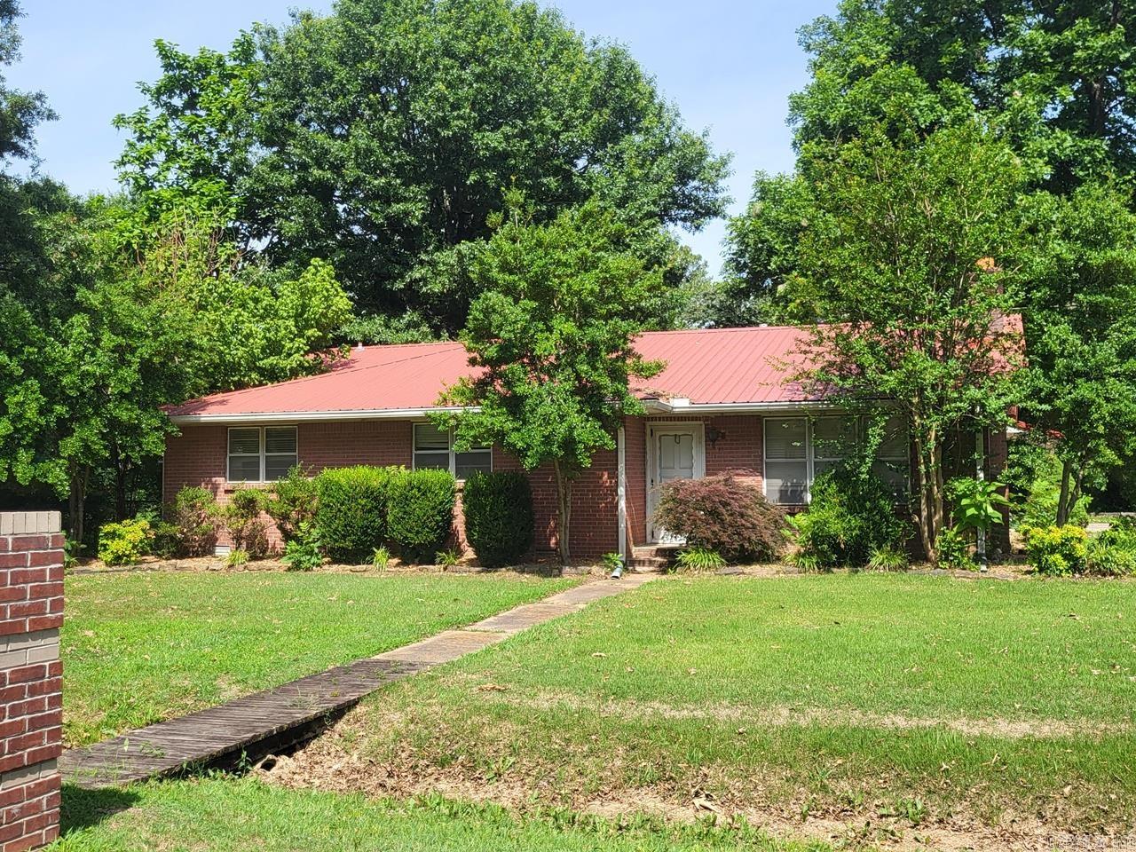 117 Lawrence St Property Photo 3
