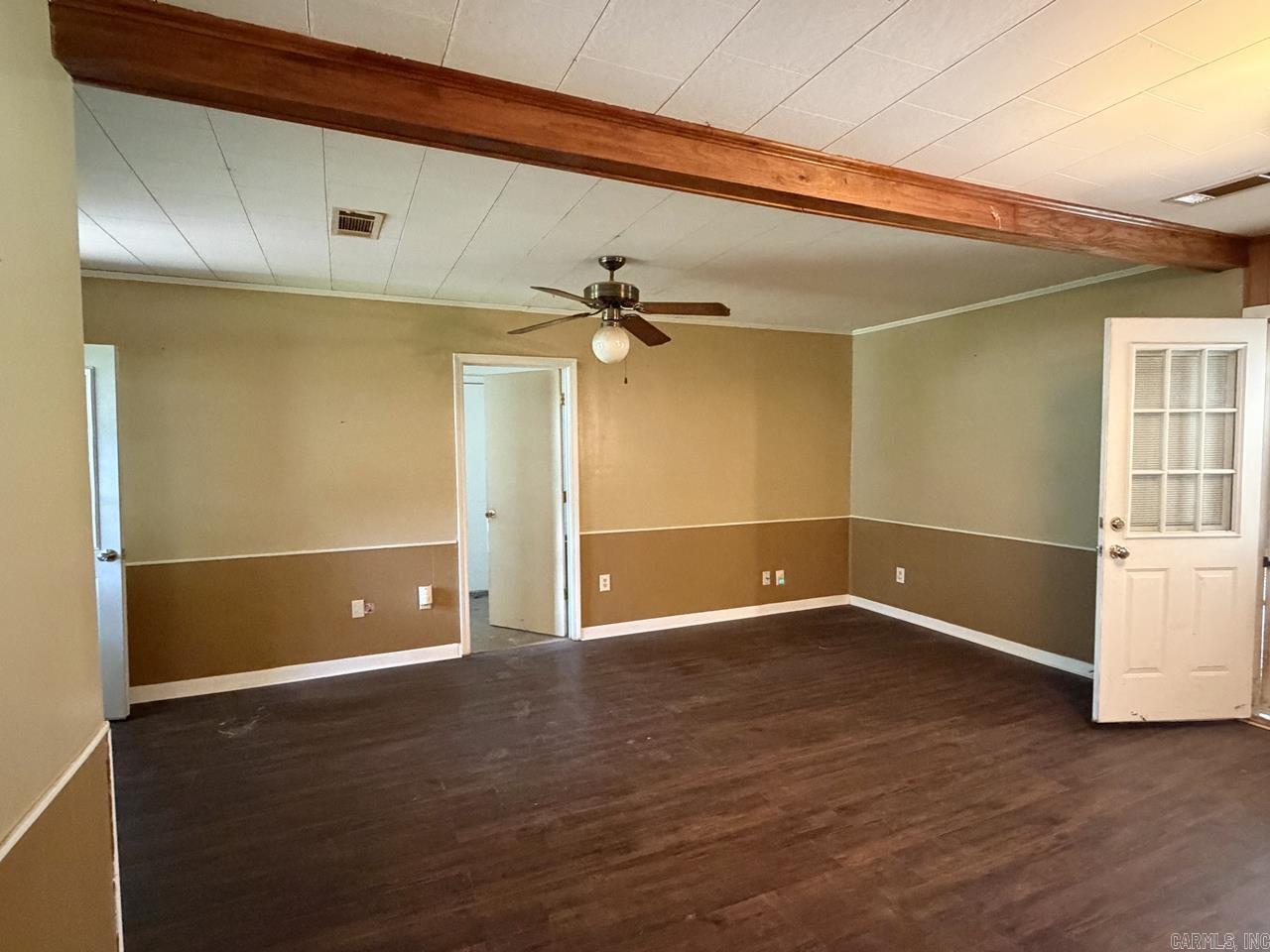 117 Lawrence St Property Photo 7