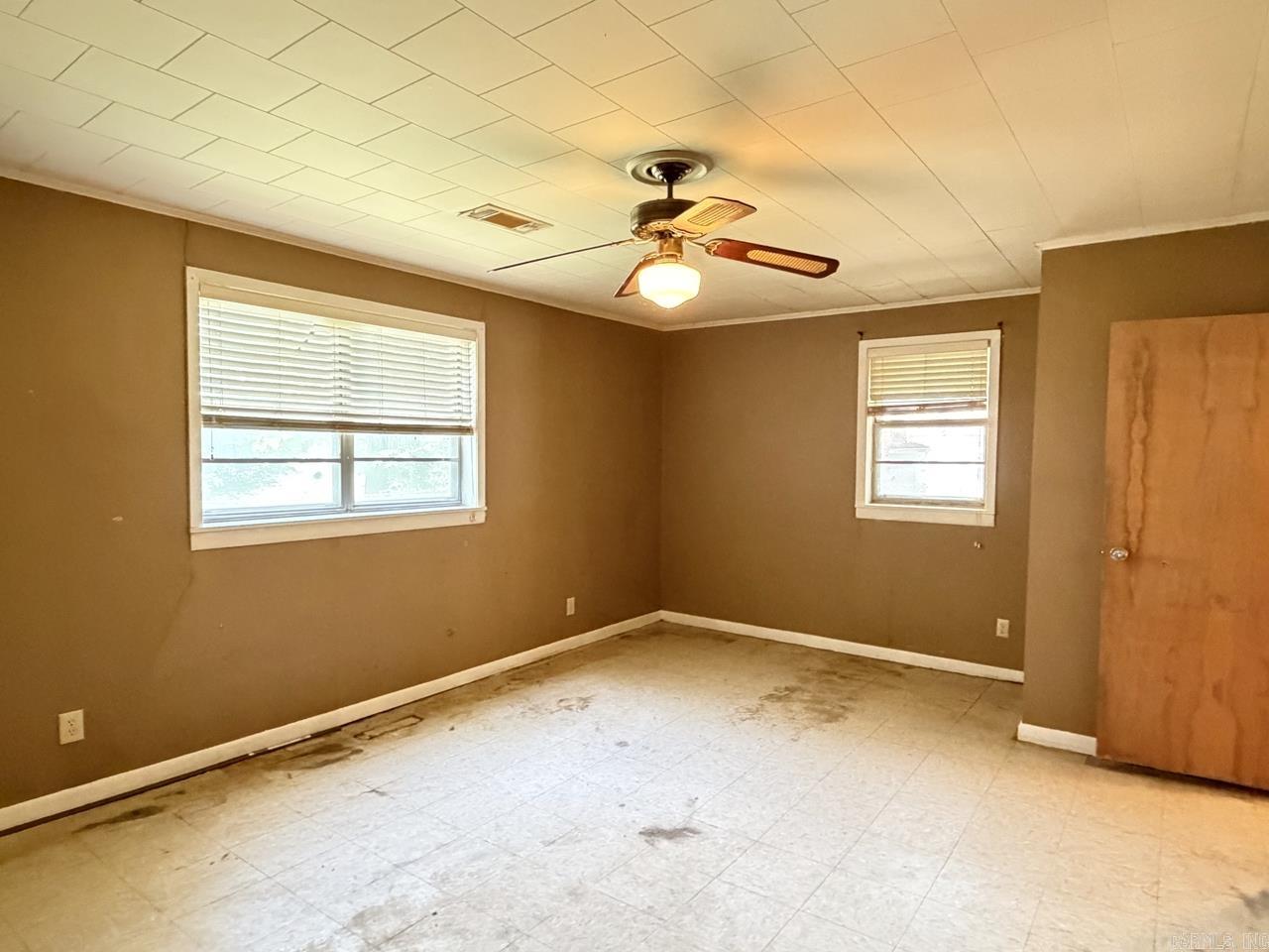 117 Lawrence St Property Photo 15