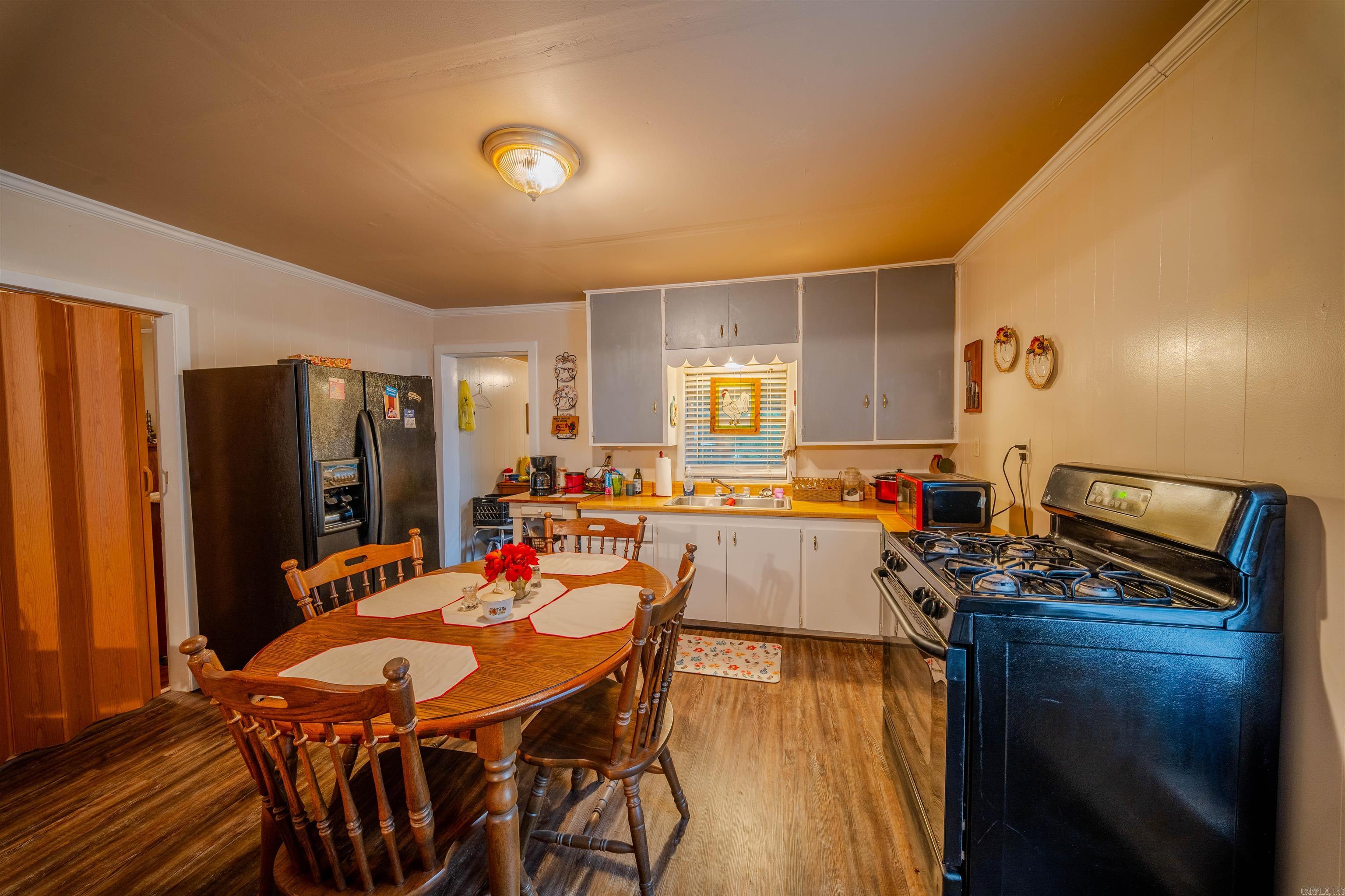 2532 Williams Street Property Photo 6
