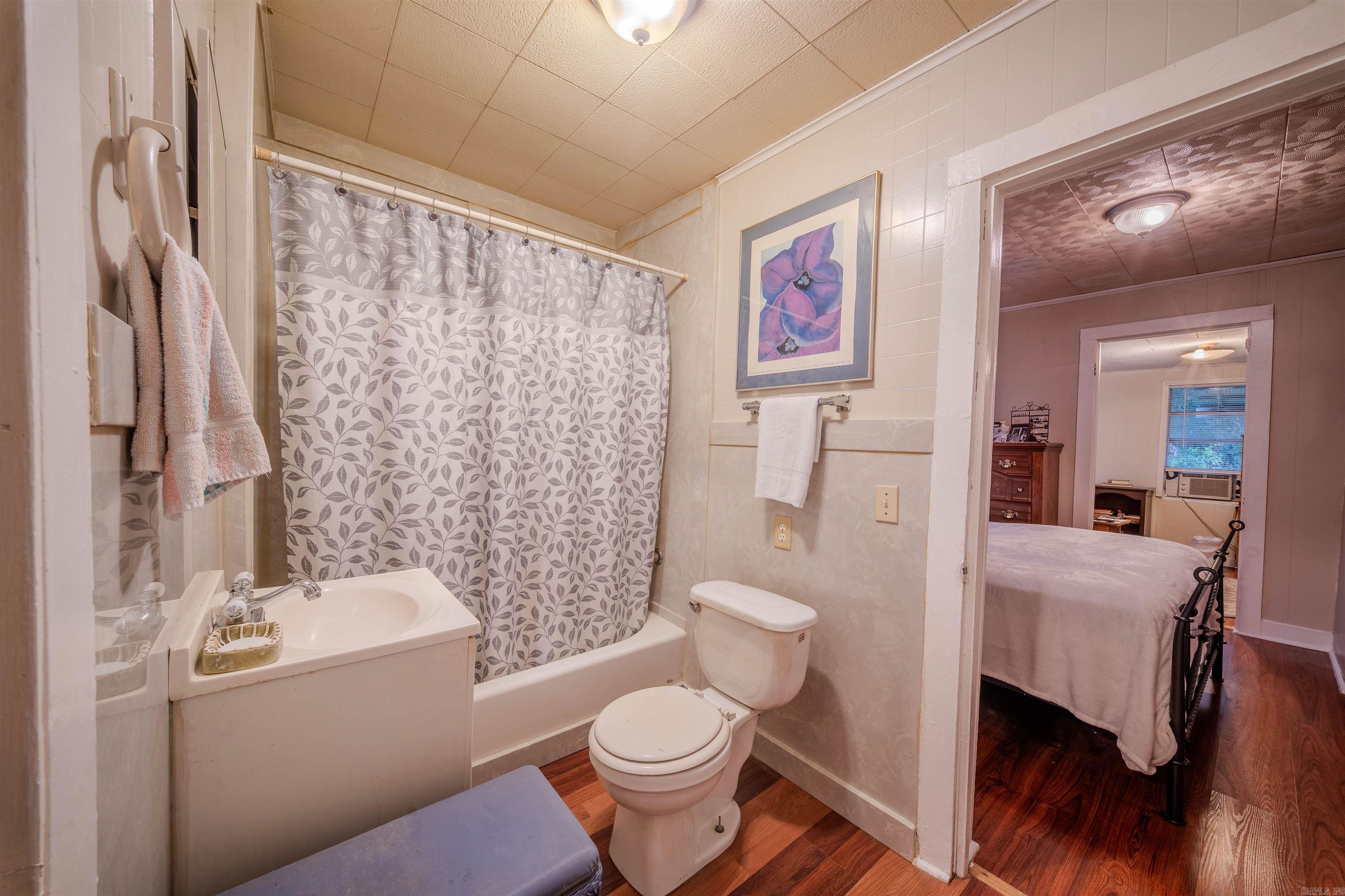 2532 Williams Street Property Photo 13