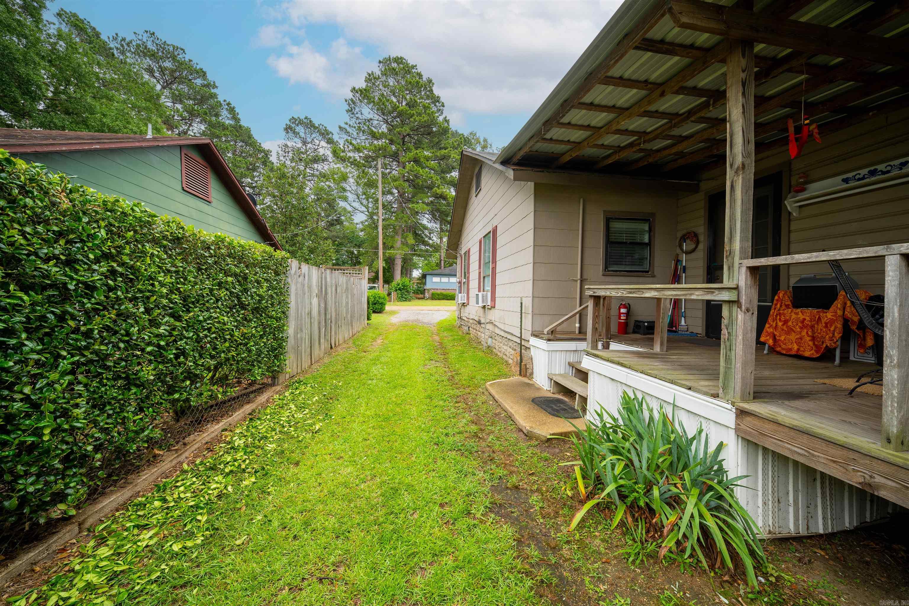2532 Williams Street Property Photo 17
