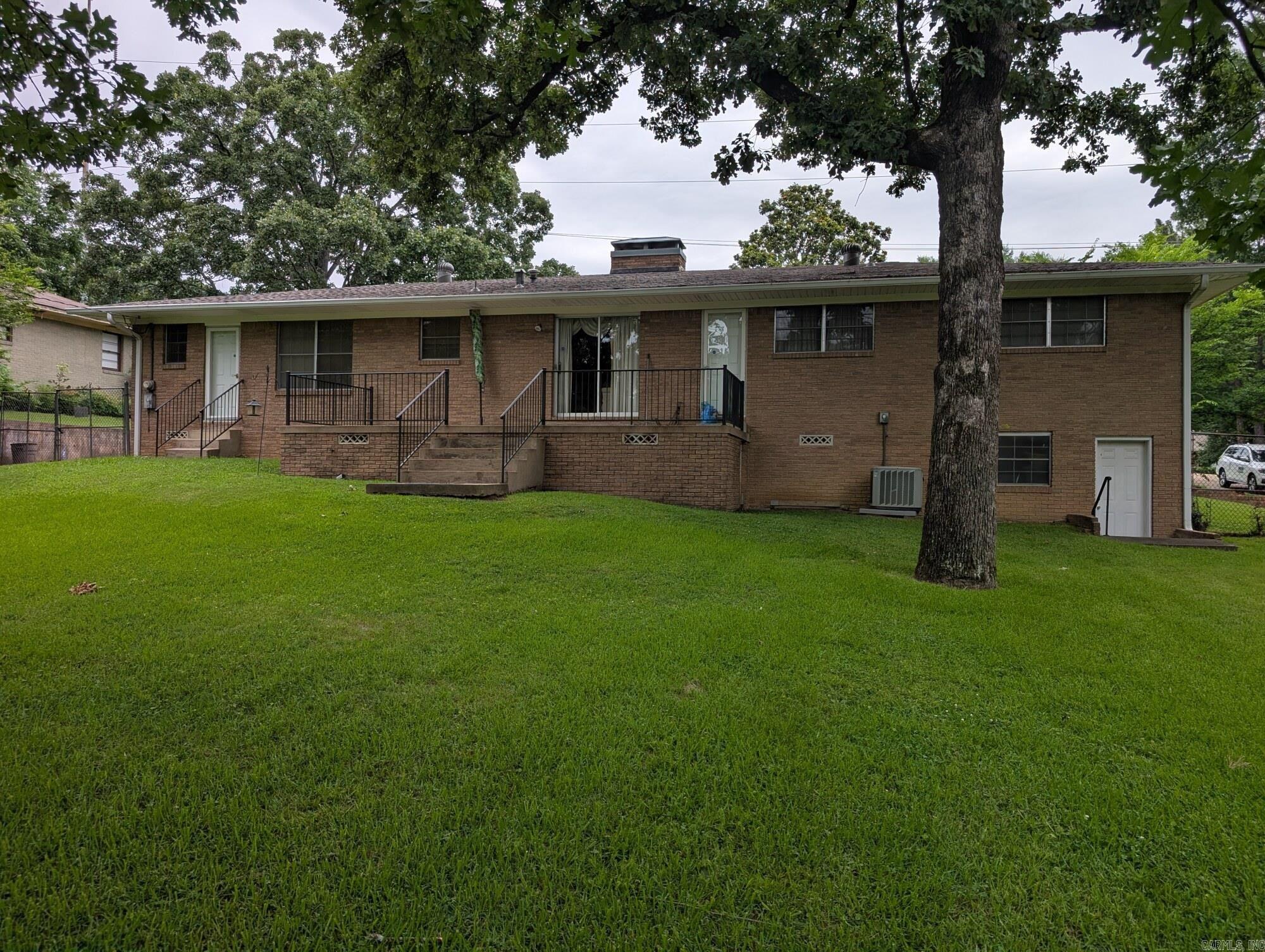 7023 W Markham Property Photo 6