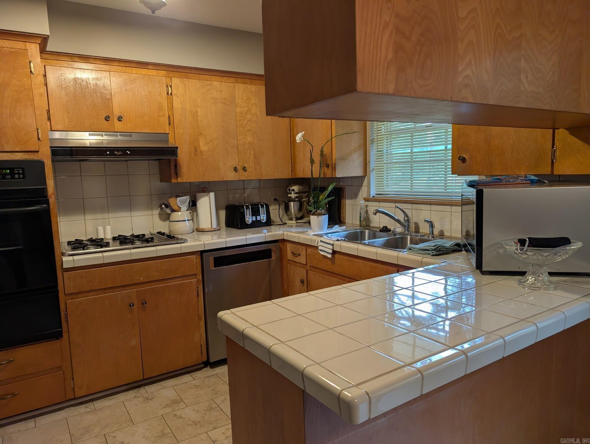 7023 W Markham Property Photo 16