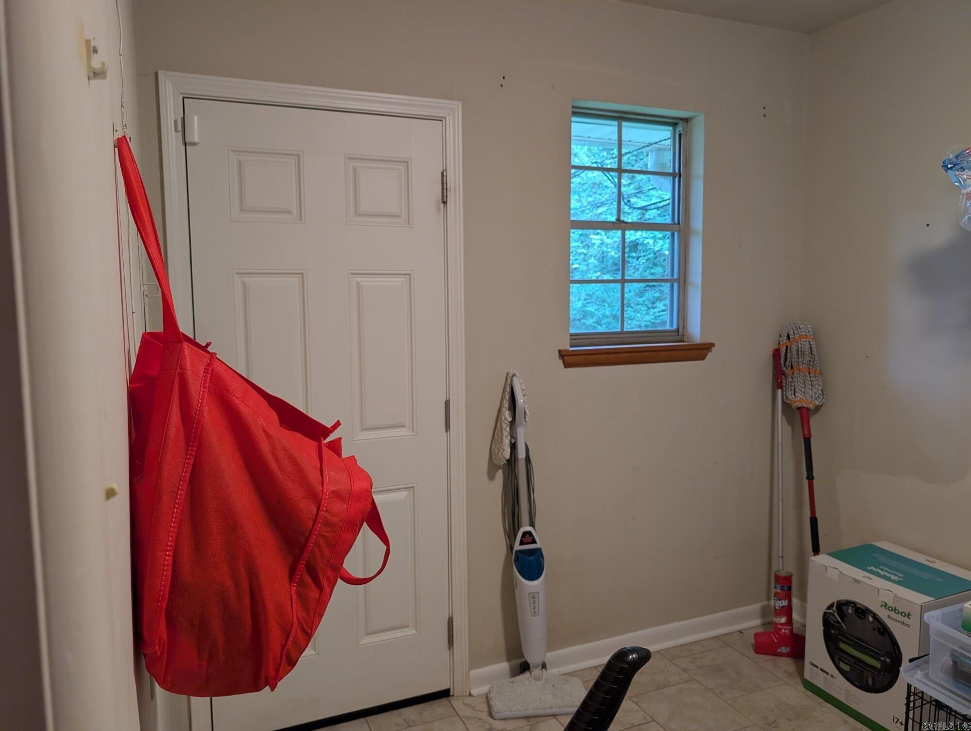 7023 W Markham Property Photo 21
