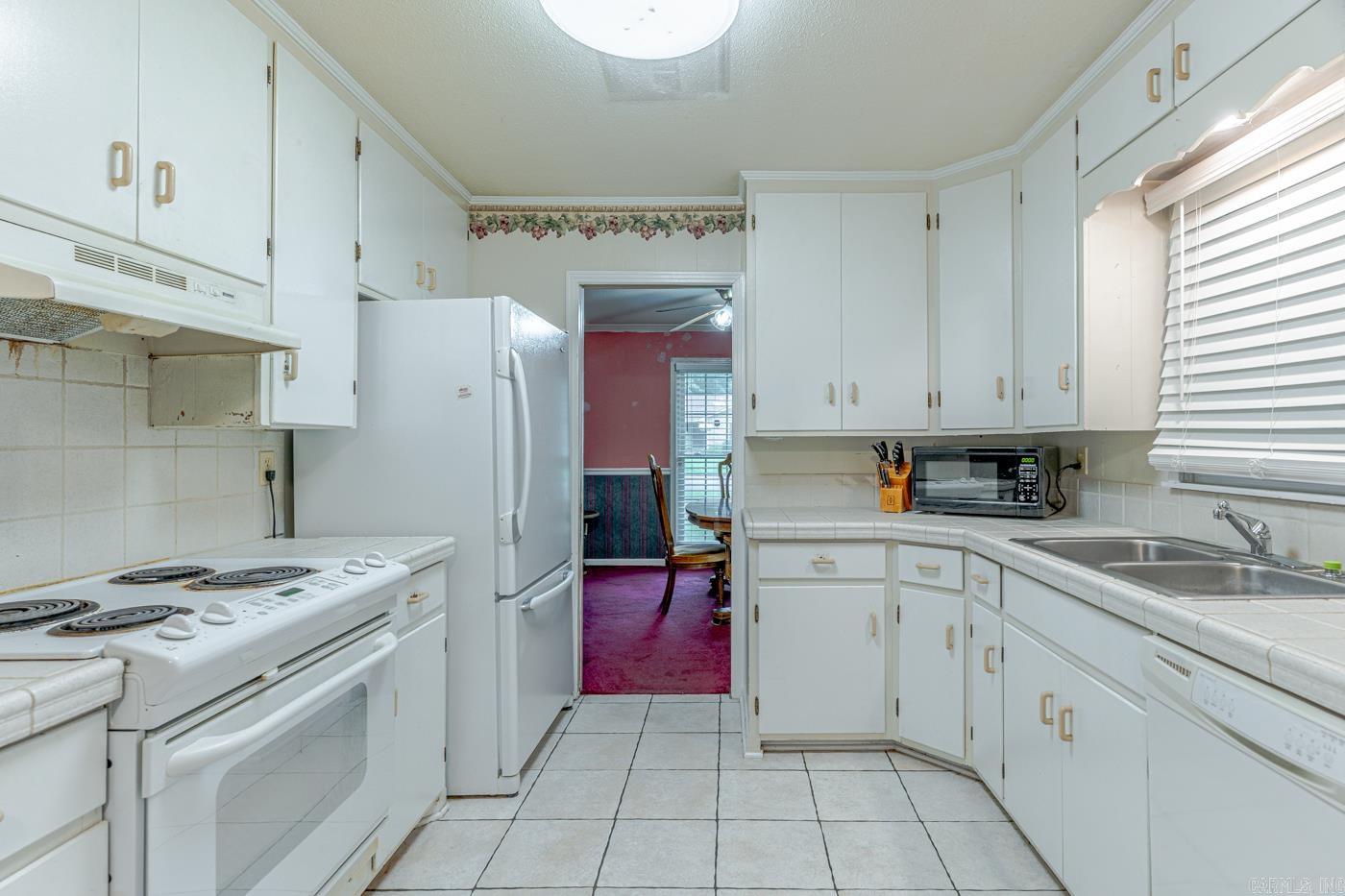 601 W Stroud St Property Photo 16