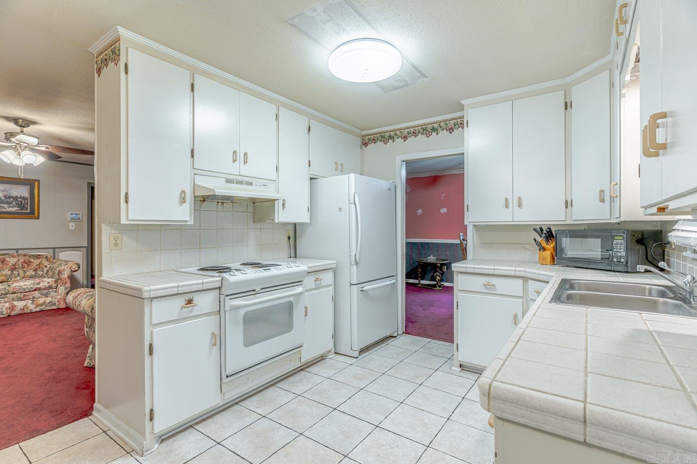 601 W Stroud St Property Photo 17