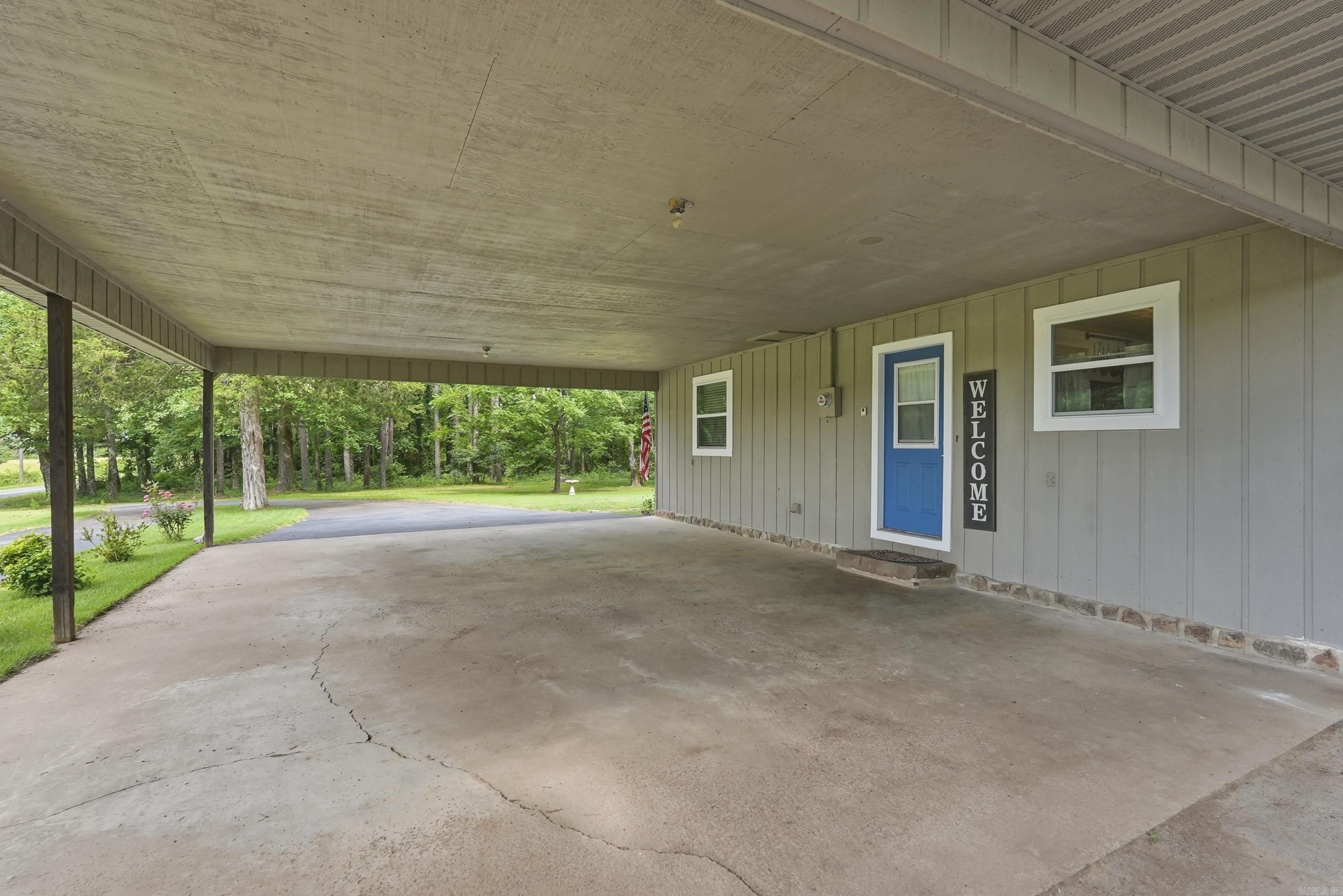 724 Lone Pine Rd. S. Property Photo 13