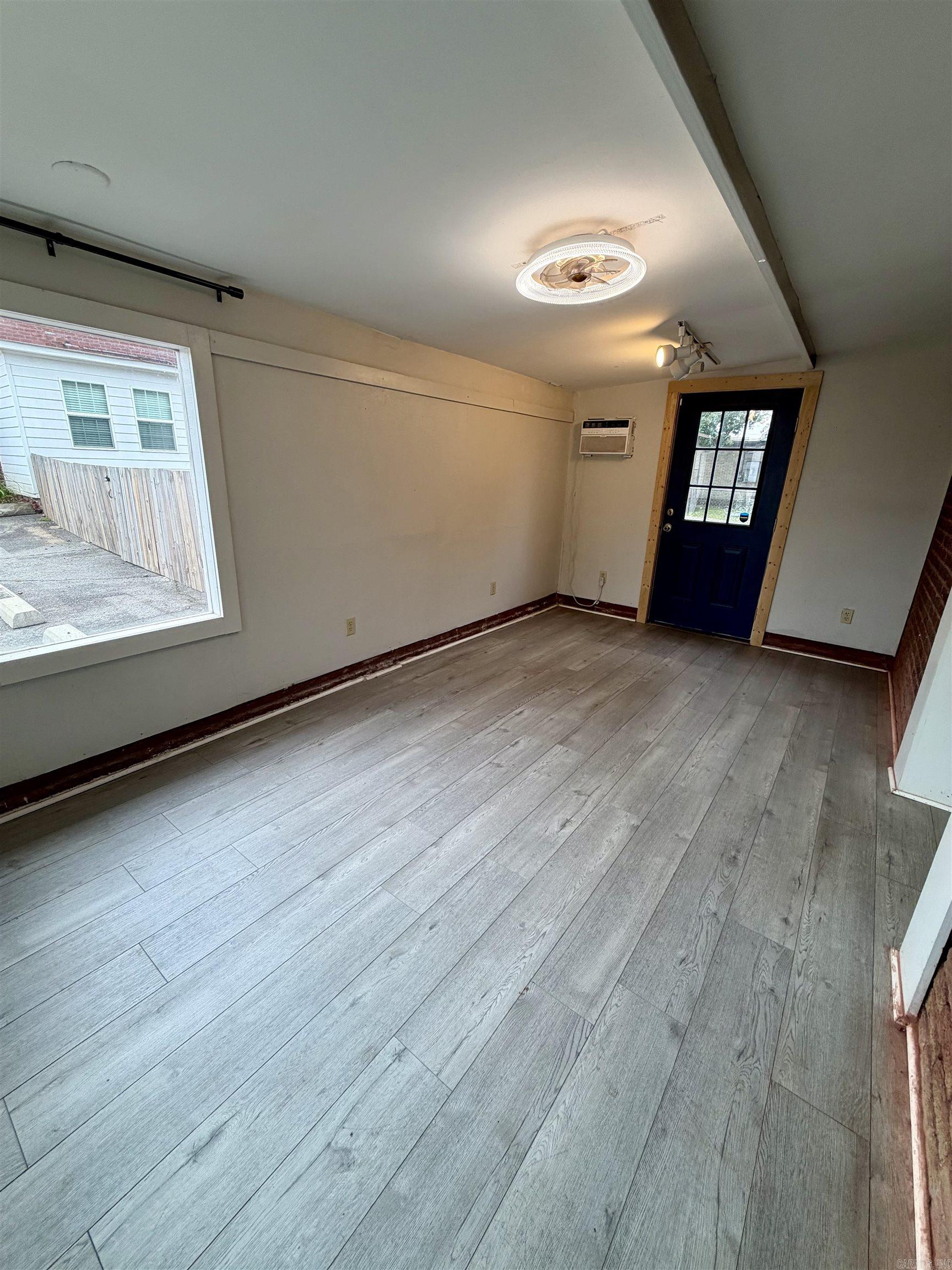 100 W B Avenue Property Photo 8