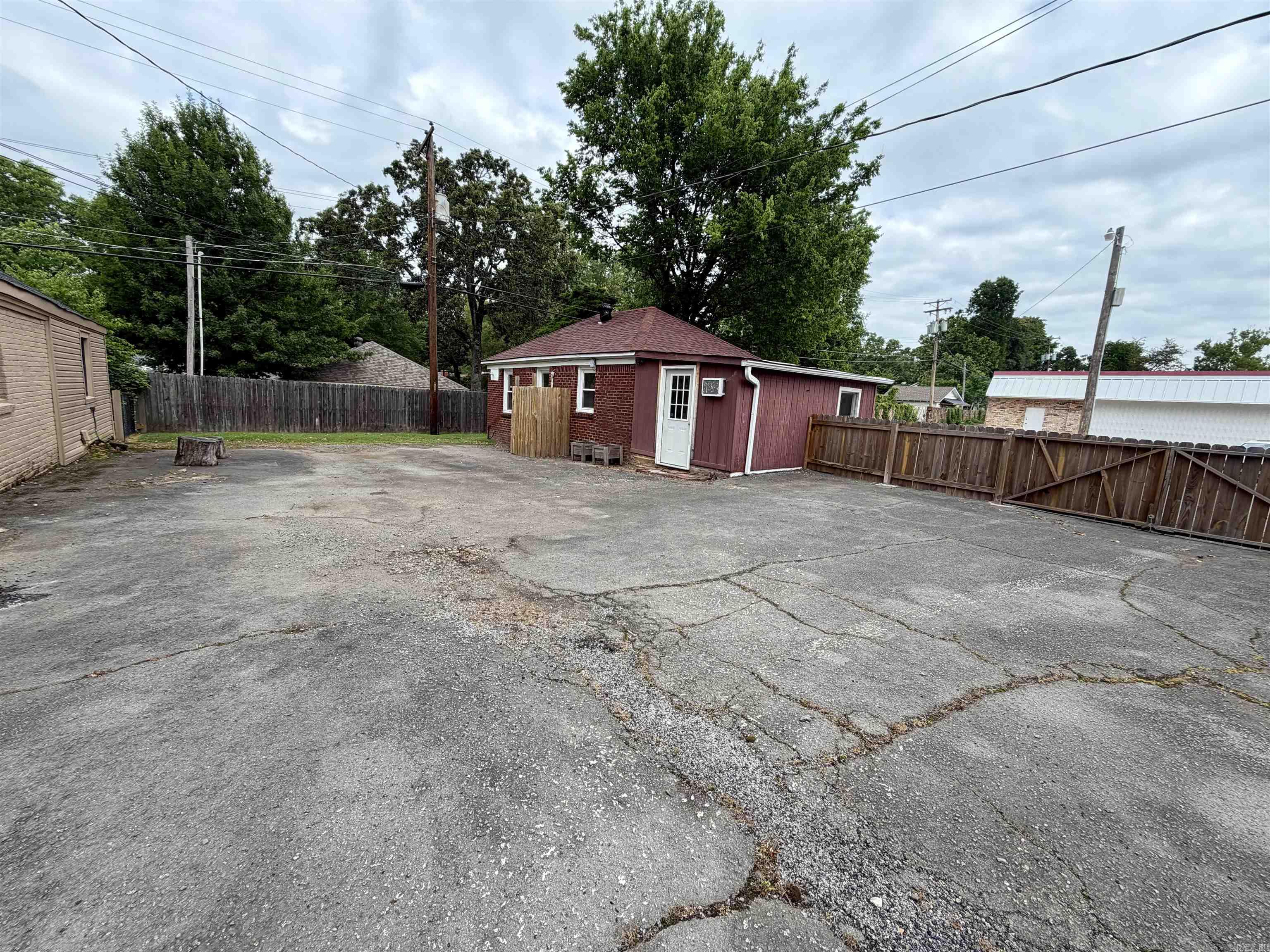 100 W B Avenue Property Photo 14