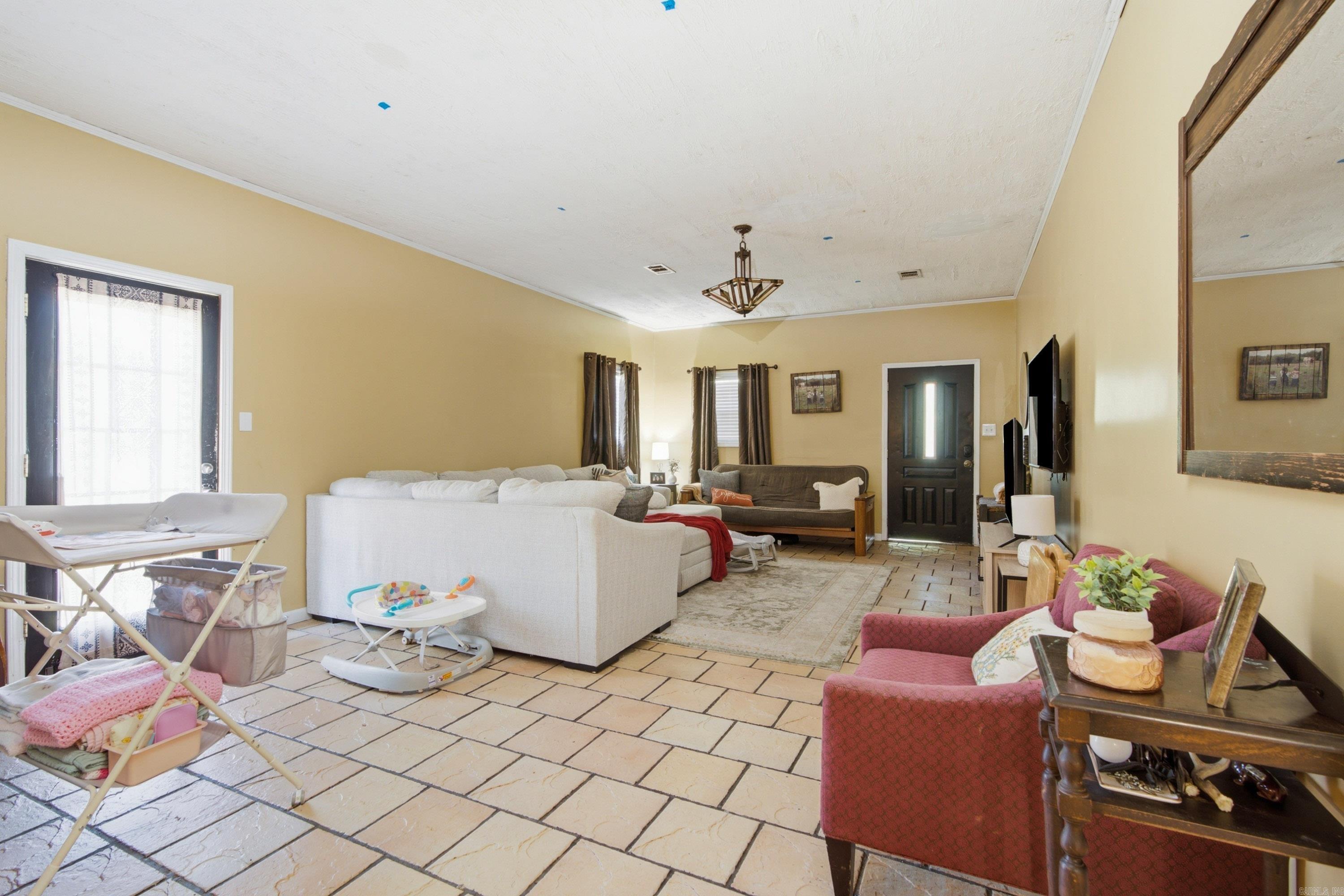 204 Peach Street Property Photo 2