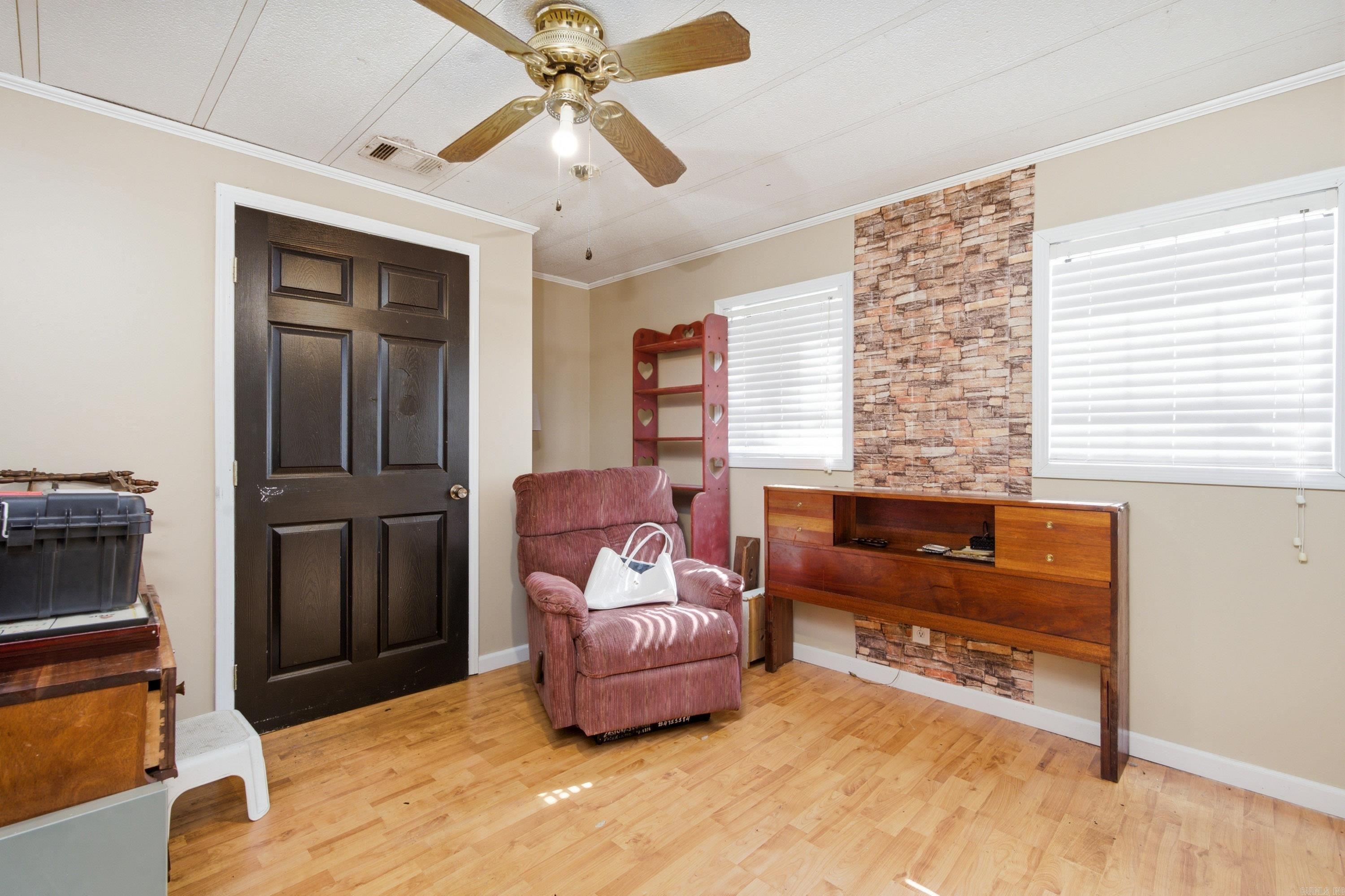 204 Peach Street Property Photo 10