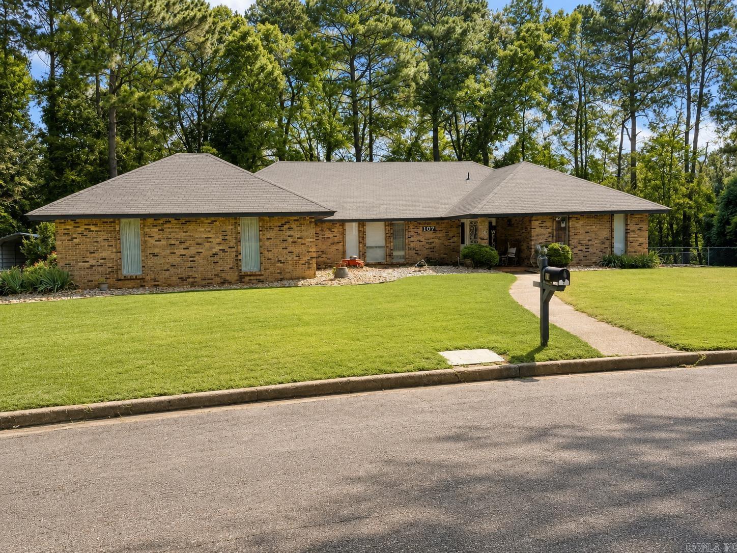 107 Evonshire Dr Drive Property Photo 1
