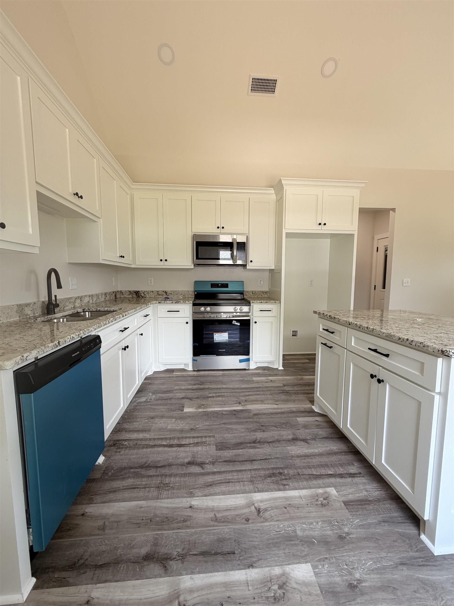 2107 Sulton Street Property Photo 8